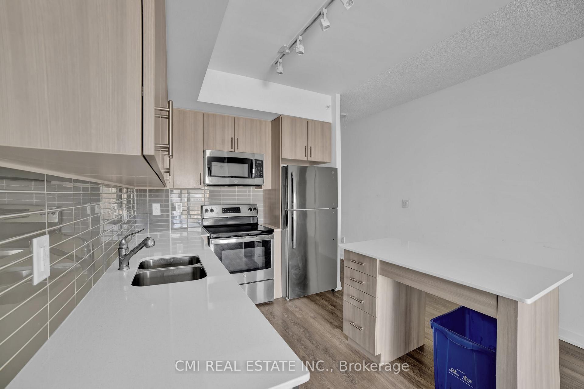 Photo 10 of Unit 508, 550 North Service Road, Grimsby, Grimsby Beach — HOMEH