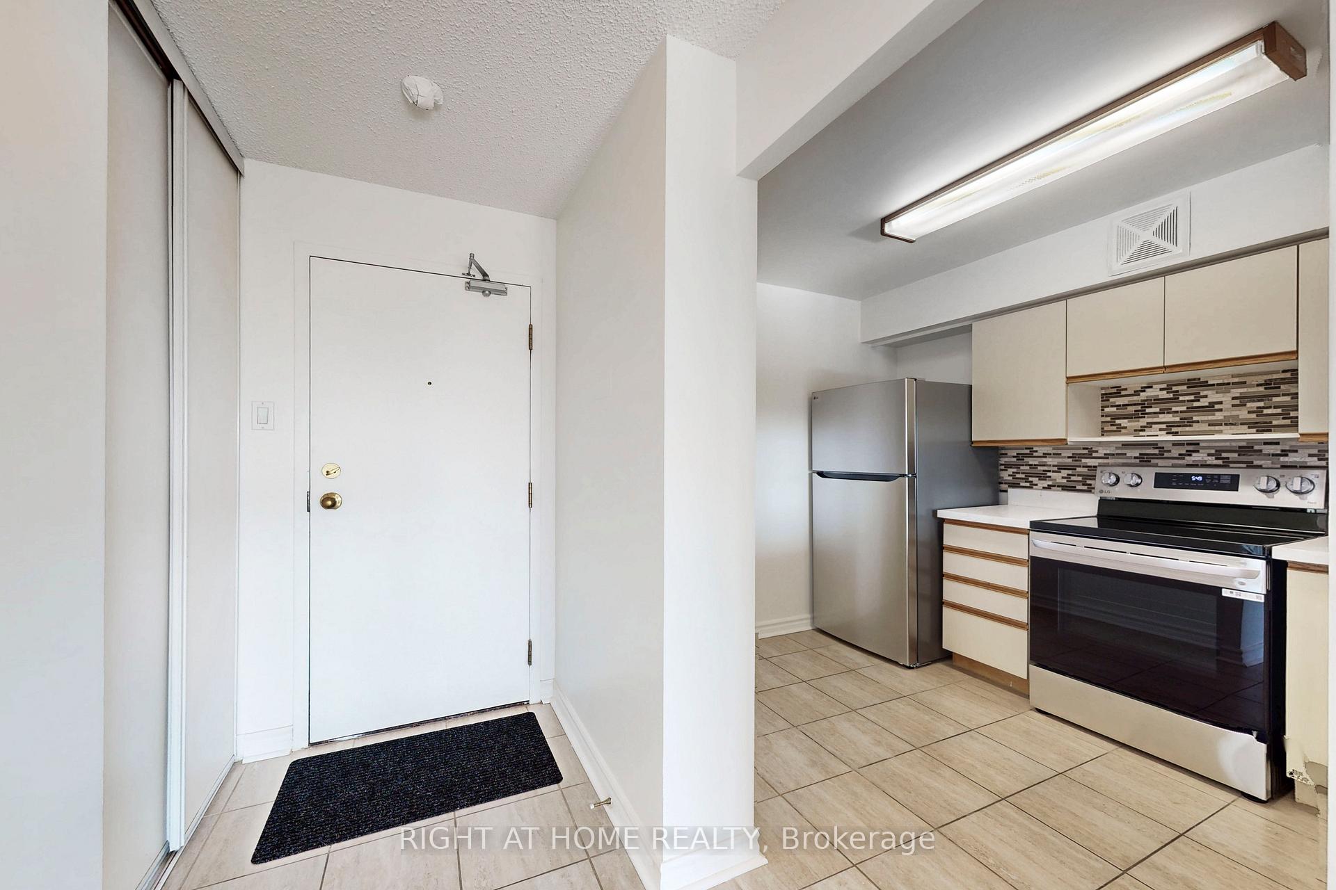 Photo 3 of Unit 1107, 4 Park Vista, Toronto, O'Connor-Parkview — HOMEH