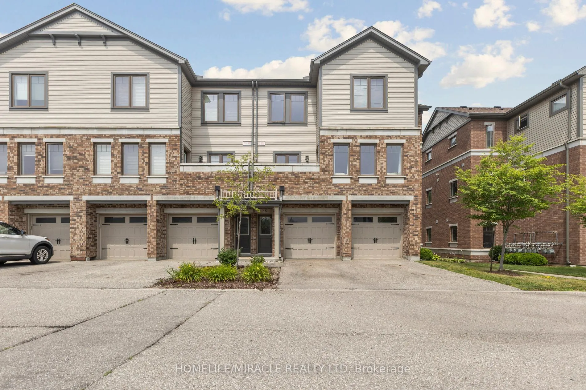 Photo 1 of Unit 15, 39 Kay Crescent, Guelph, Pineridge/Westminster Woods — HOMEH
