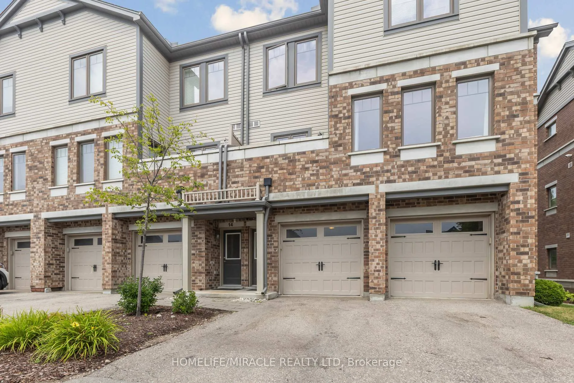 Photo 3 of Unit 15, 39 Kay Crescent, Guelph, Pineridge/Westminster Woods — HOMEH