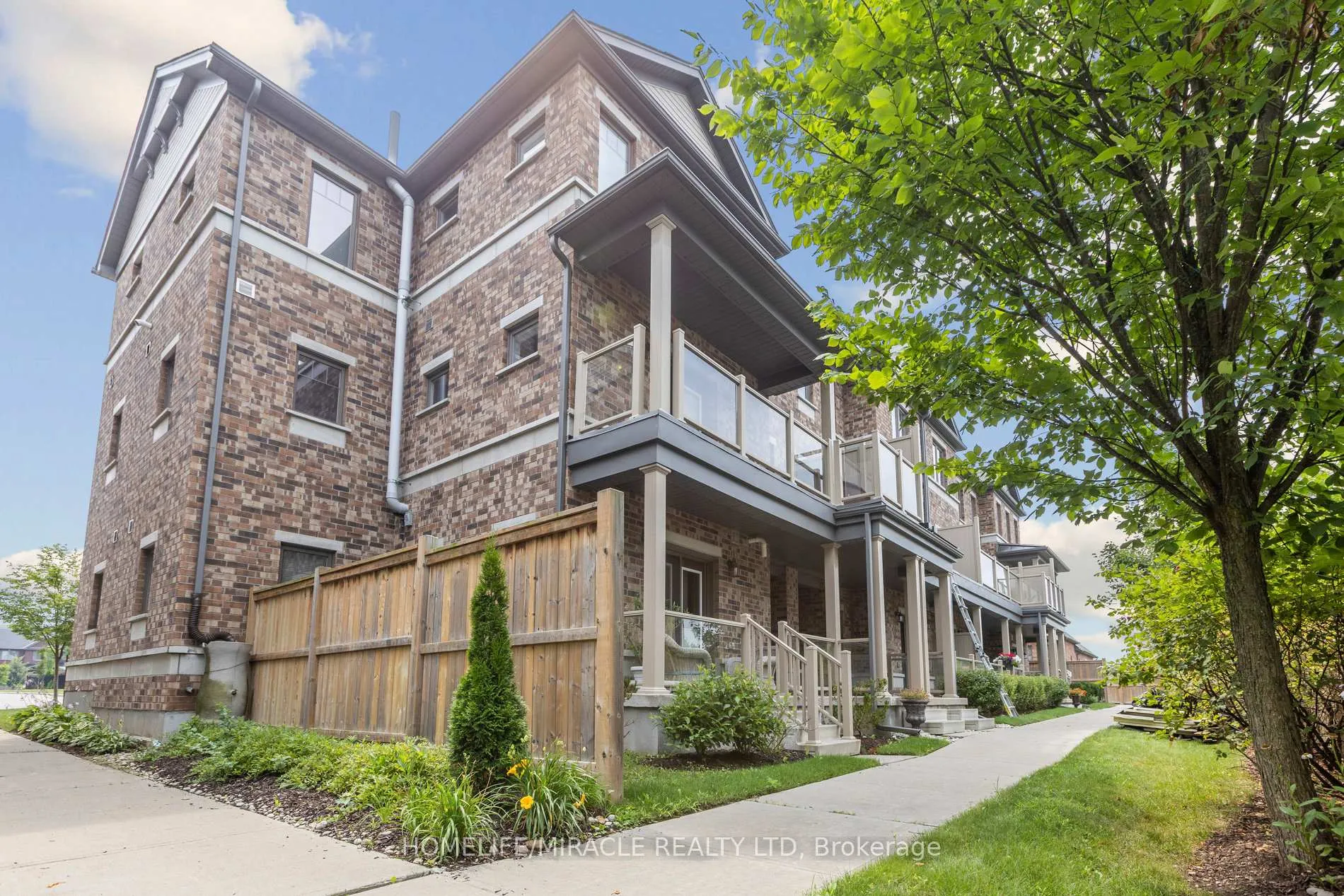 Photo 5 of Unit 15, 39 Kay Crescent, Guelph, Pineridge/Westminster Woods — HOMEH