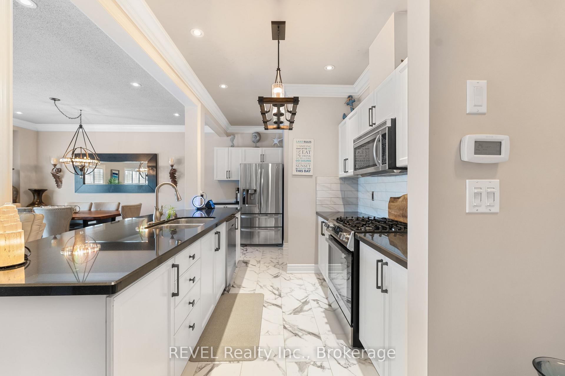 Photo 4 of Unit 20, 31 Sunvale Place, Hamilton, Lakeshore — HOMEH