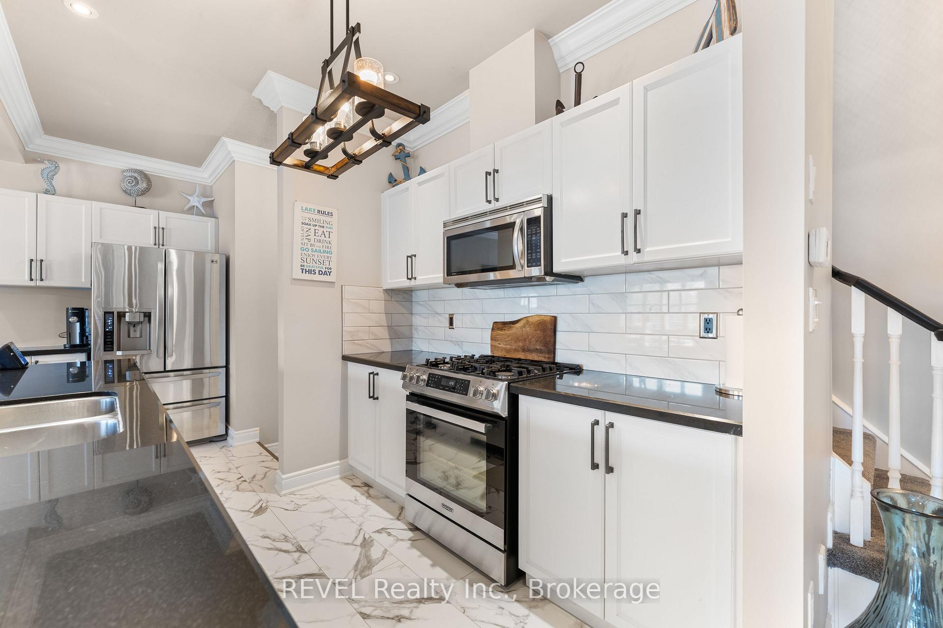 Photo 5 of Unit 20, 31 Sunvale Place, Hamilton, Lakeshore — HOMEH