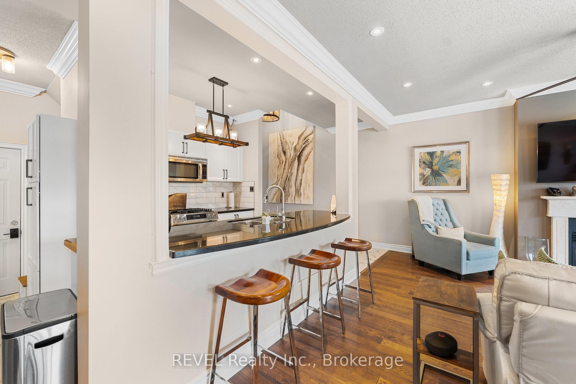 Photo 7 of Unit 20, 31 Sunvale Place, Hamilton, Lakeshore — HOMEH