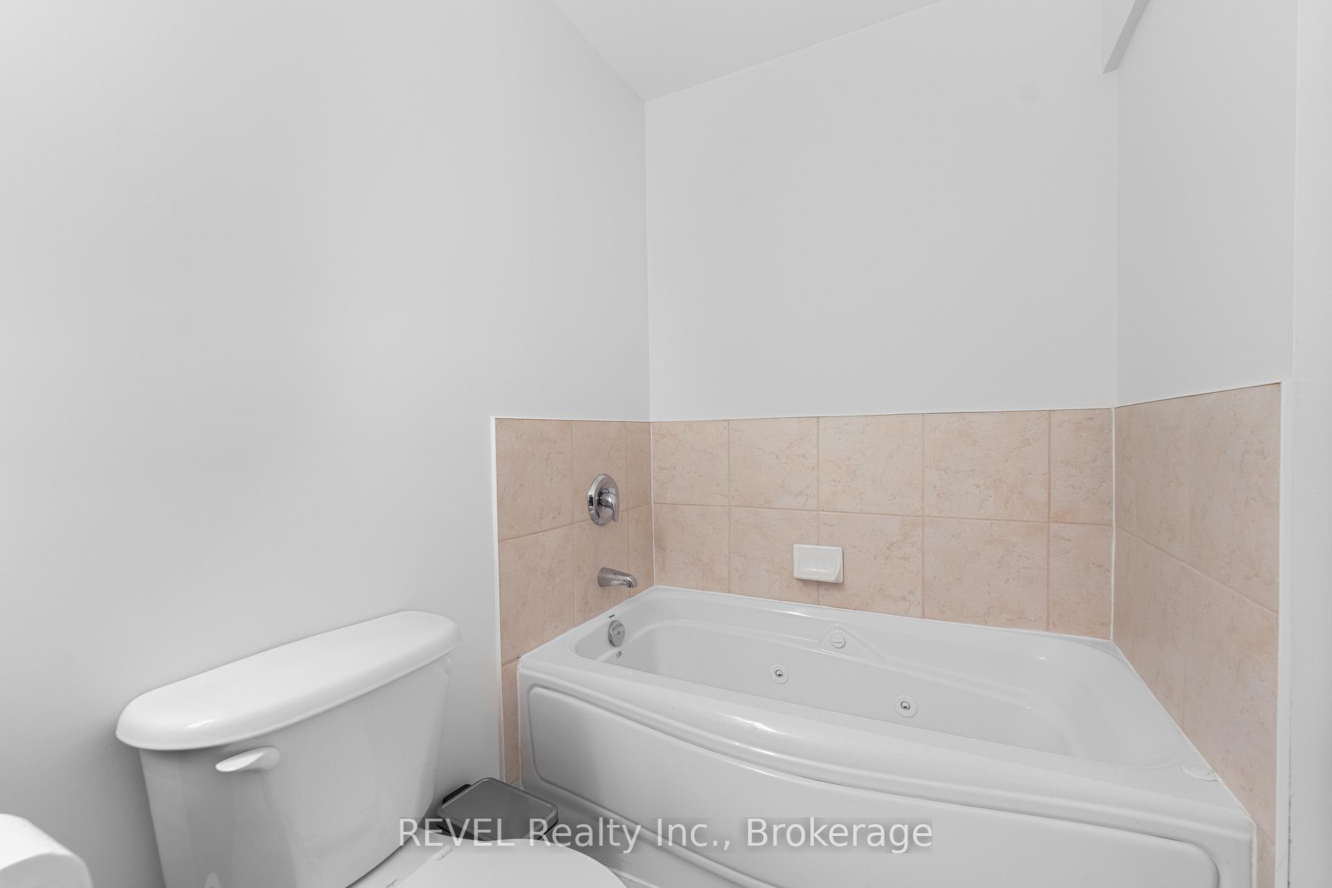 Photo 38 of Unit 20, 31 Sunvale Place, Hamilton, Lakeshore — HOMEH