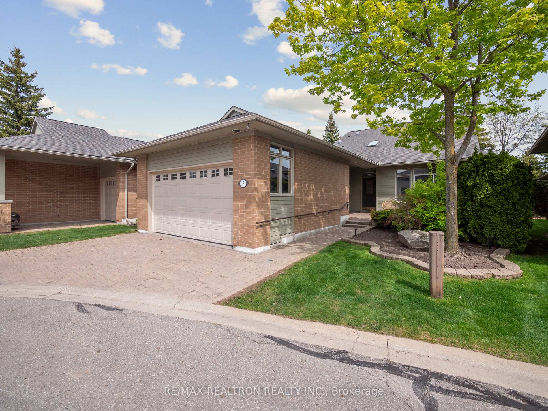 Photo 2 of 3 Wood Duck Island Way, Markham, Greensborough — HOMEH