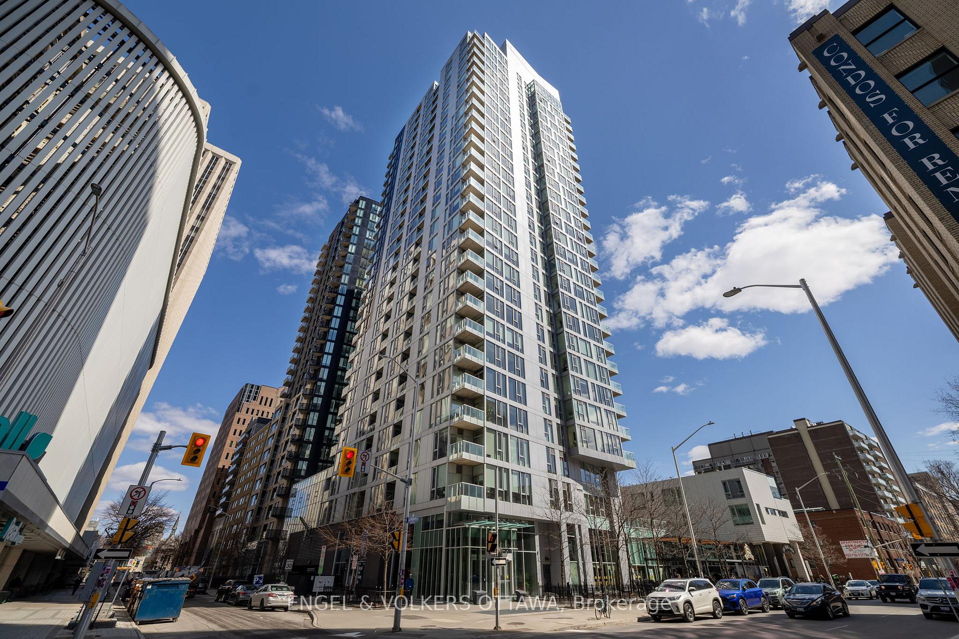 Front of Unit 805, 179 Metcalfe Street