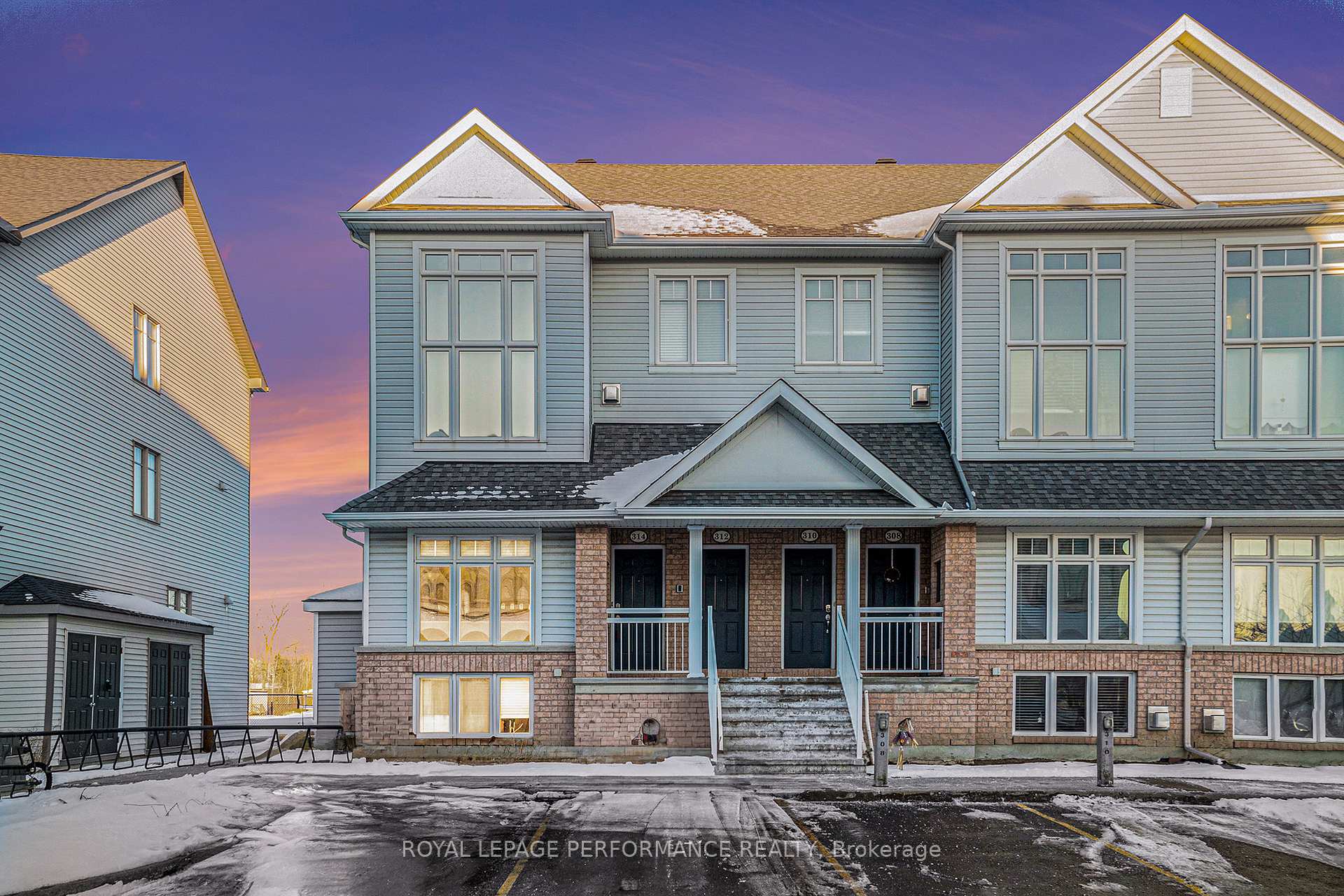 Photo 3 of 314 Galston, Ottawa, Mer Bleue/Bradley Estates/Anderson Park — HOMEH