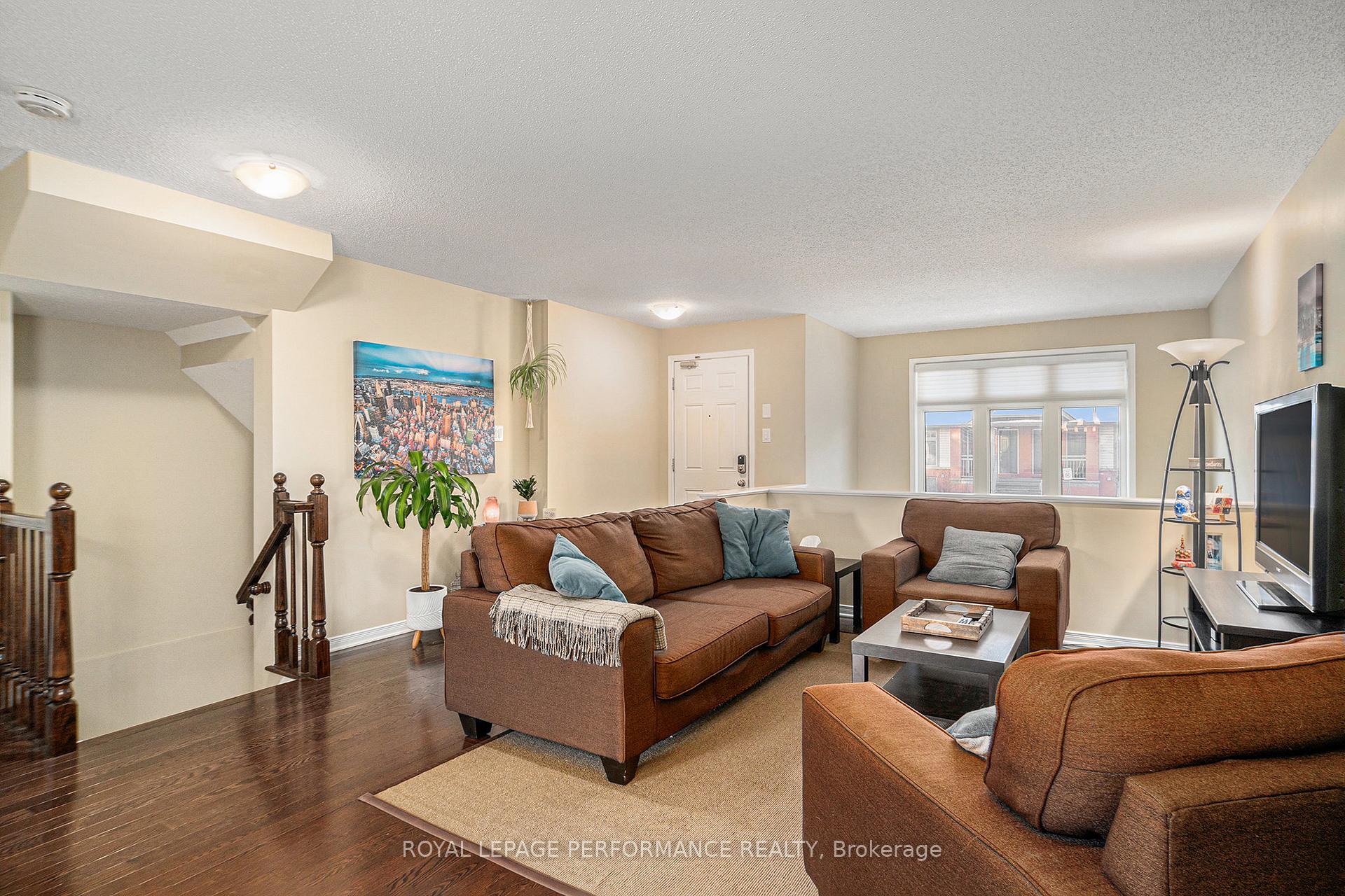 Photo 5 of 314 Galston, Ottawa, Mer Bleue/Bradley Estates/Anderson Park — HOMEH