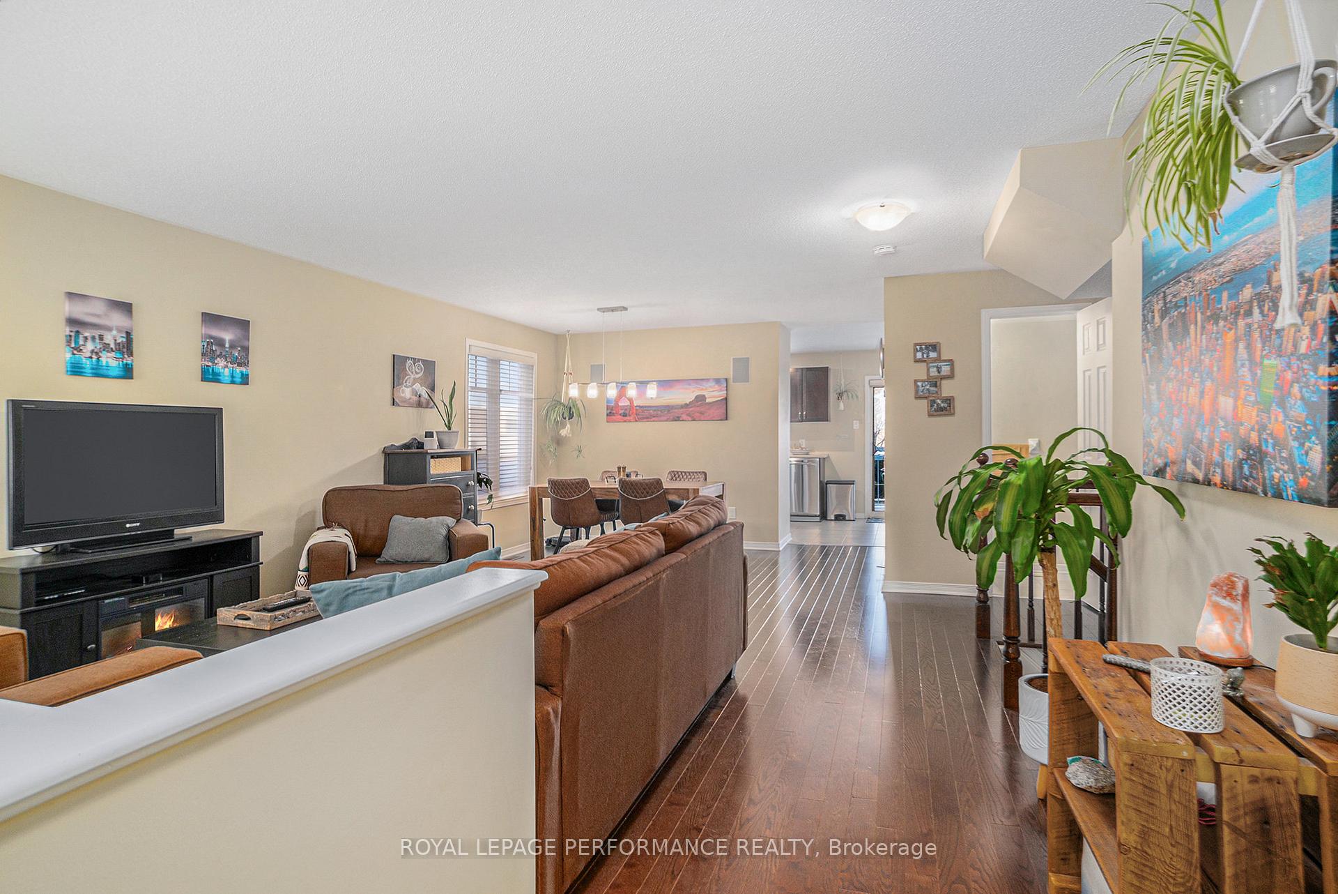 Photo 7 of 314 Galston, Ottawa, Mer Bleue/Bradley Estates/Anderson Park — HOMEH