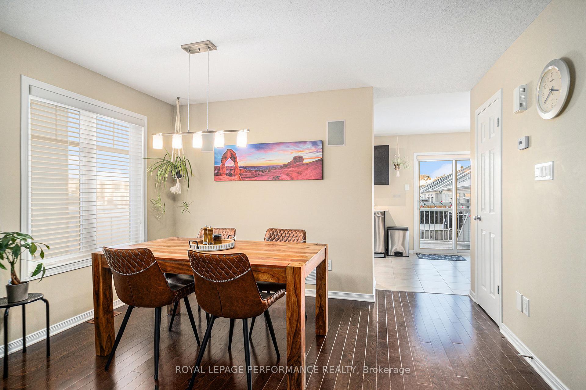Photo 8 of 314 Galston, Ottawa, Mer Bleue/Bradley Estates/Anderson Park — HOMEH