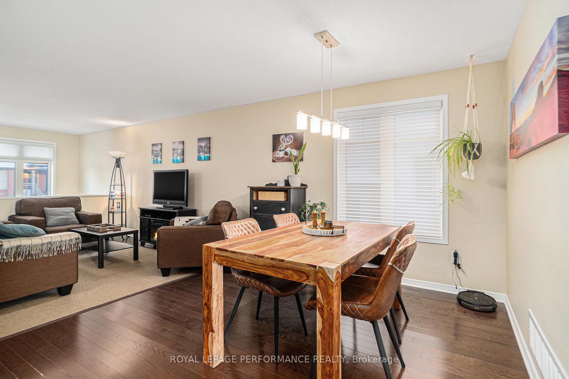 Photo 9 of 314 Galston, Ottawa, Mer Bleue/Bradley Estates/Anderson Park — HOMEH