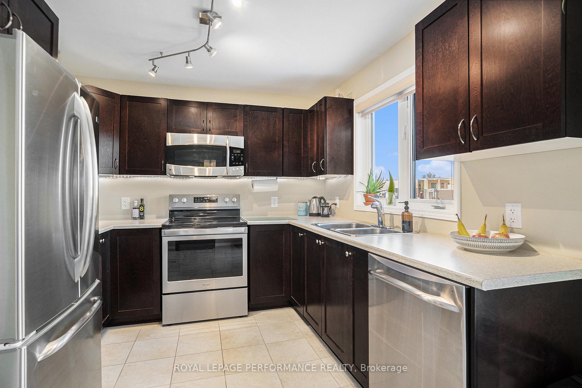 Photo 11 of 314 Galston, Ottawa, Mer Bleue/Bradley Estates/Anderson Park — HOMEH