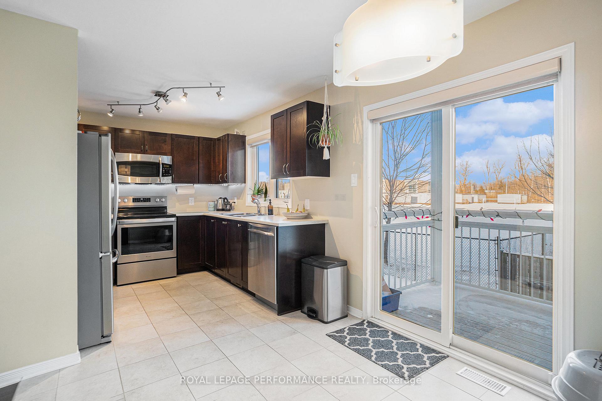 Photo 12 of 314 Galston, Ottawa, Mer Bleue/Bradley Estates/Anderson Park — HOMEH