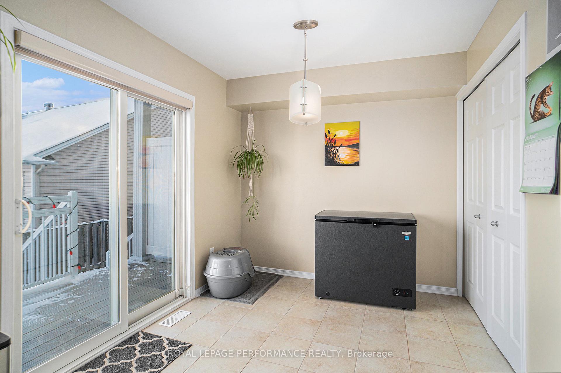 Photo 13 of 314 Galston, Ottawa, Mer Bleue/Bradley Estates/Anderson Park — HOMEH