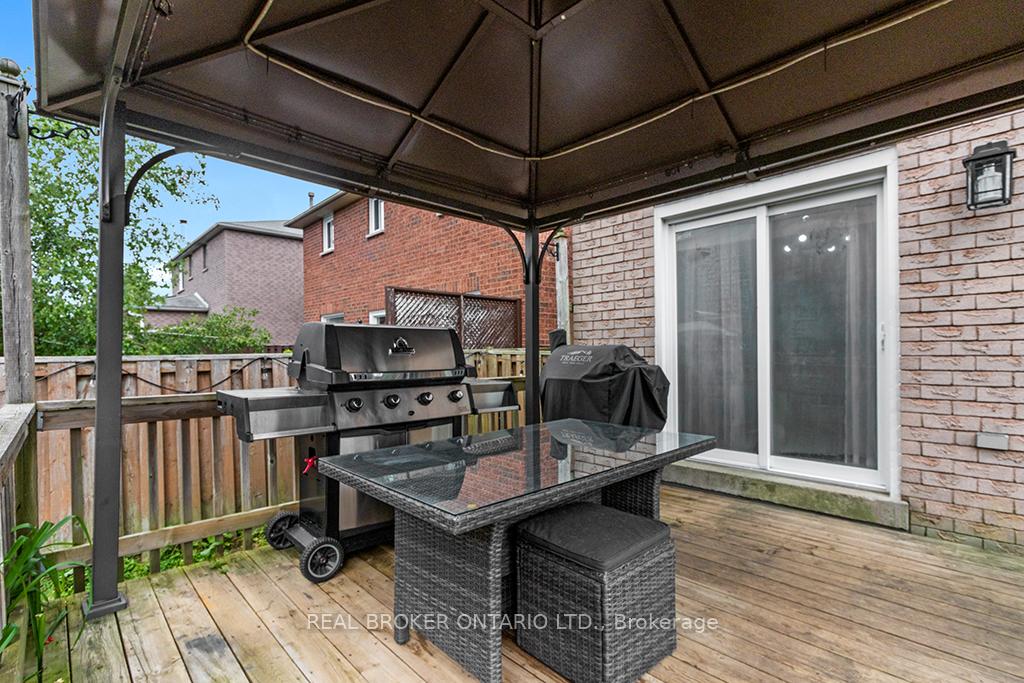 Photo 2 of 48 Mcveigh Drive, Barrie, Northwest — HOMEH
