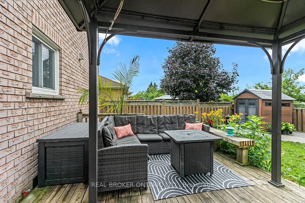 Photo 3 of 48 Mcveigh Drive, Barrie, Northwest — HOMEH