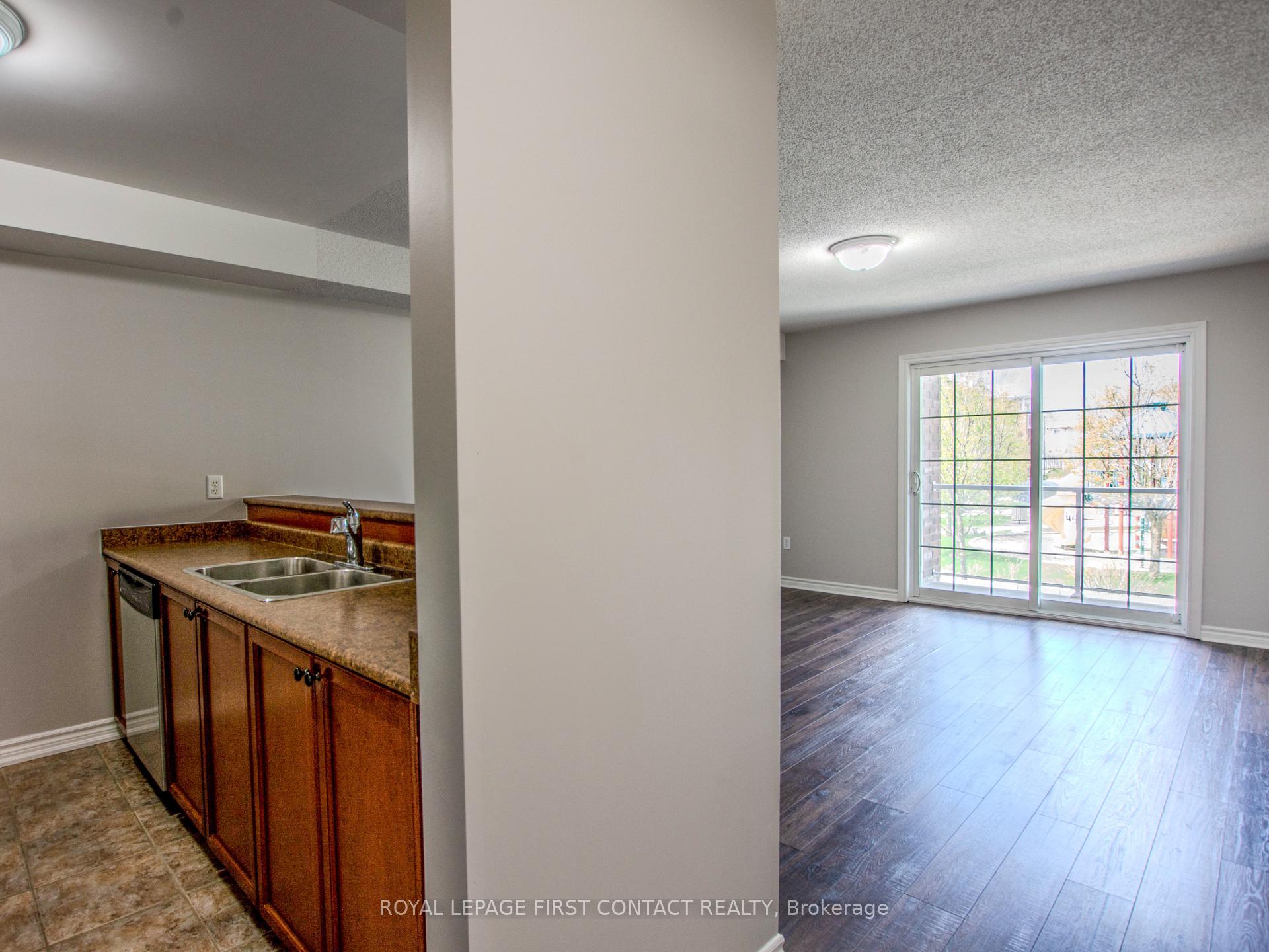 Photo 4 of Unit 18, 43 Coulter Street, Barrie, Sunnidale — HOMEH