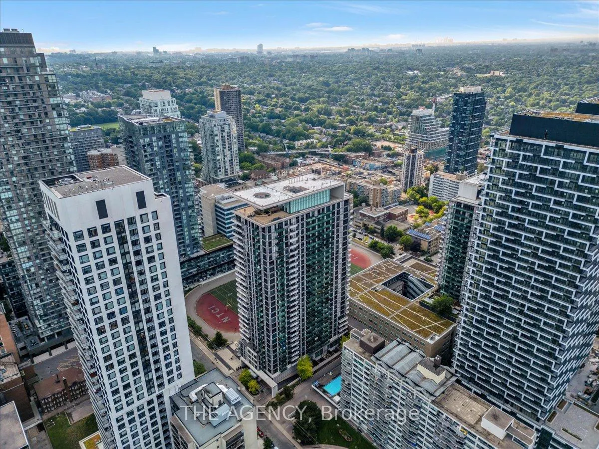 Photo 1 of Unit PH15, 70 Roehampton Avenue, Toronto, Mount Pleasant West — HOMEH