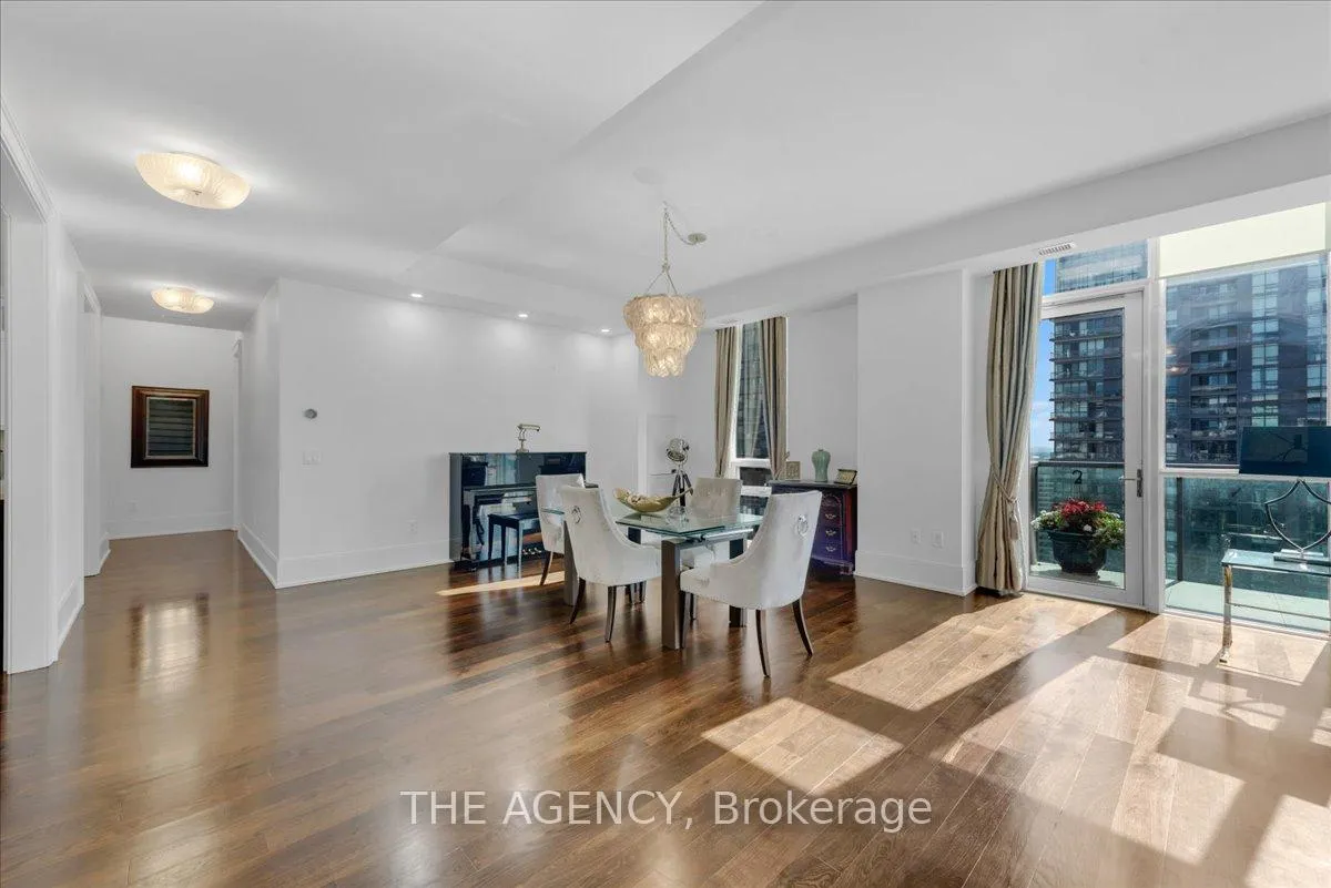 Photo 7 of Unit PH15, 70 Roehampton Avenue, Toronto, Mount Pleasant West — HOMEH