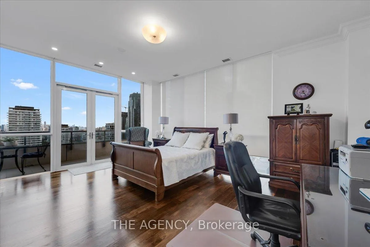 Photo 17 of Unit PH15, 70 Roehampton Avenue, Toronto, Mount Pleasant West — HOMEH