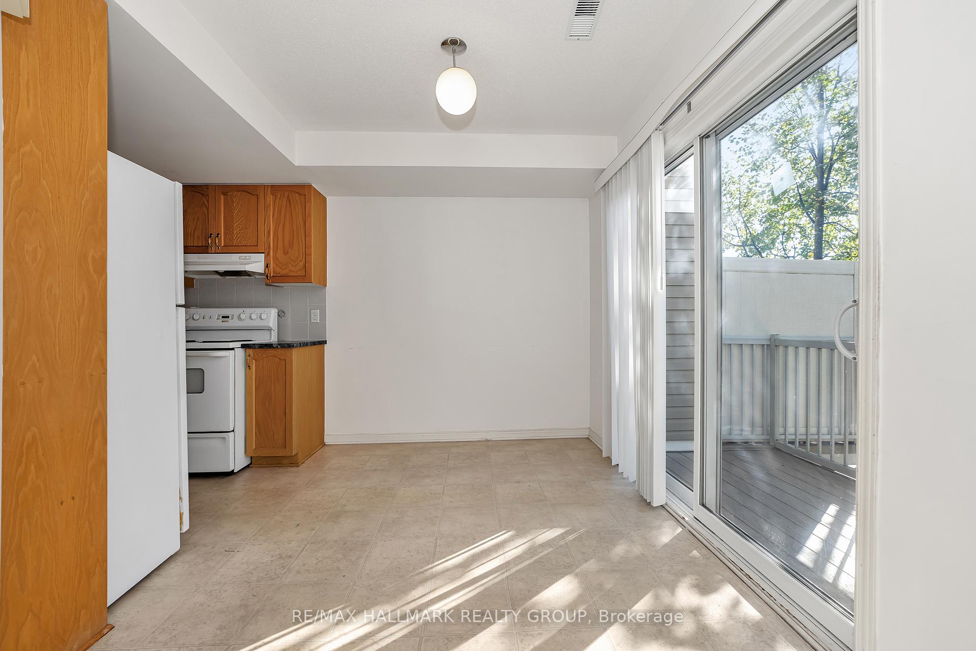 Photo 8 of 62 Lakepointe Drive, Ottawa, Avalon East — HOMEH