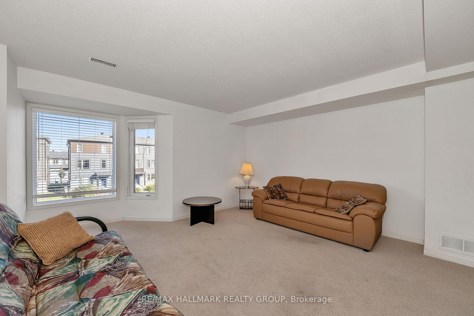 Photo 12 of 62 Lakepointe Drive, Ottawa, Avalon East — HOMEH
