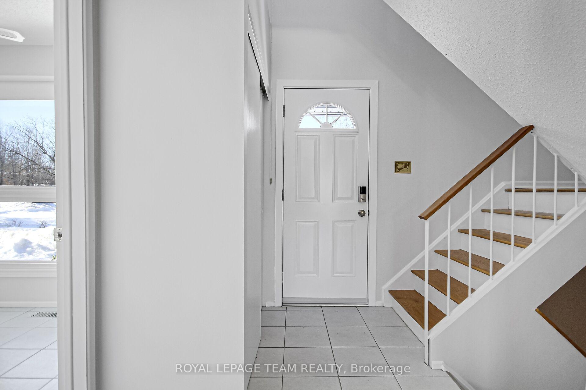 Photo 2 of 70 Rutherford Way, Ottawa, Kanata - Beaverbrook — HOMEH