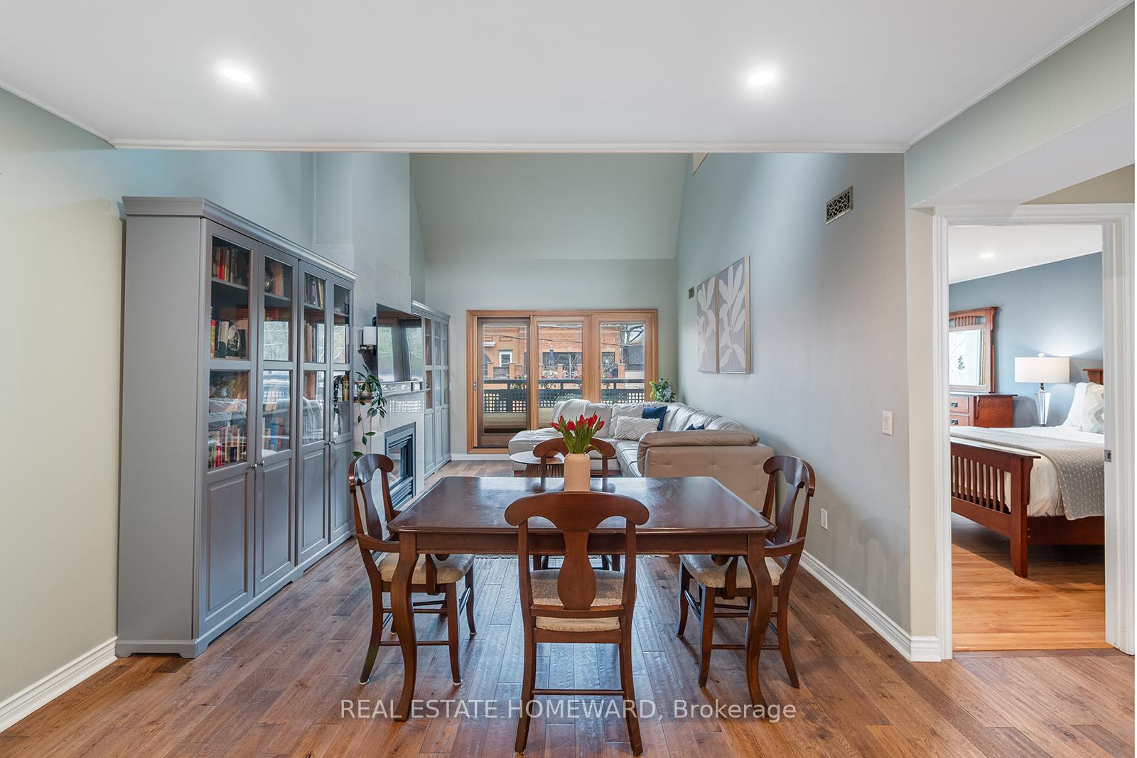 Photo 4 of Unit 301, 1941 Queen Street E, Toronto, The Beaches — HOMEH