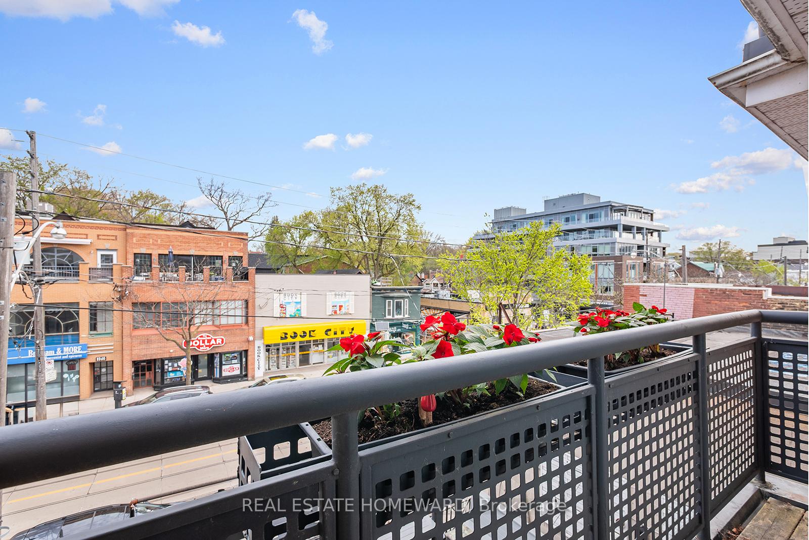 Photo 5 of Unit 301, 1941 Queen Street E, Toronto, The Beaches — HOMEH