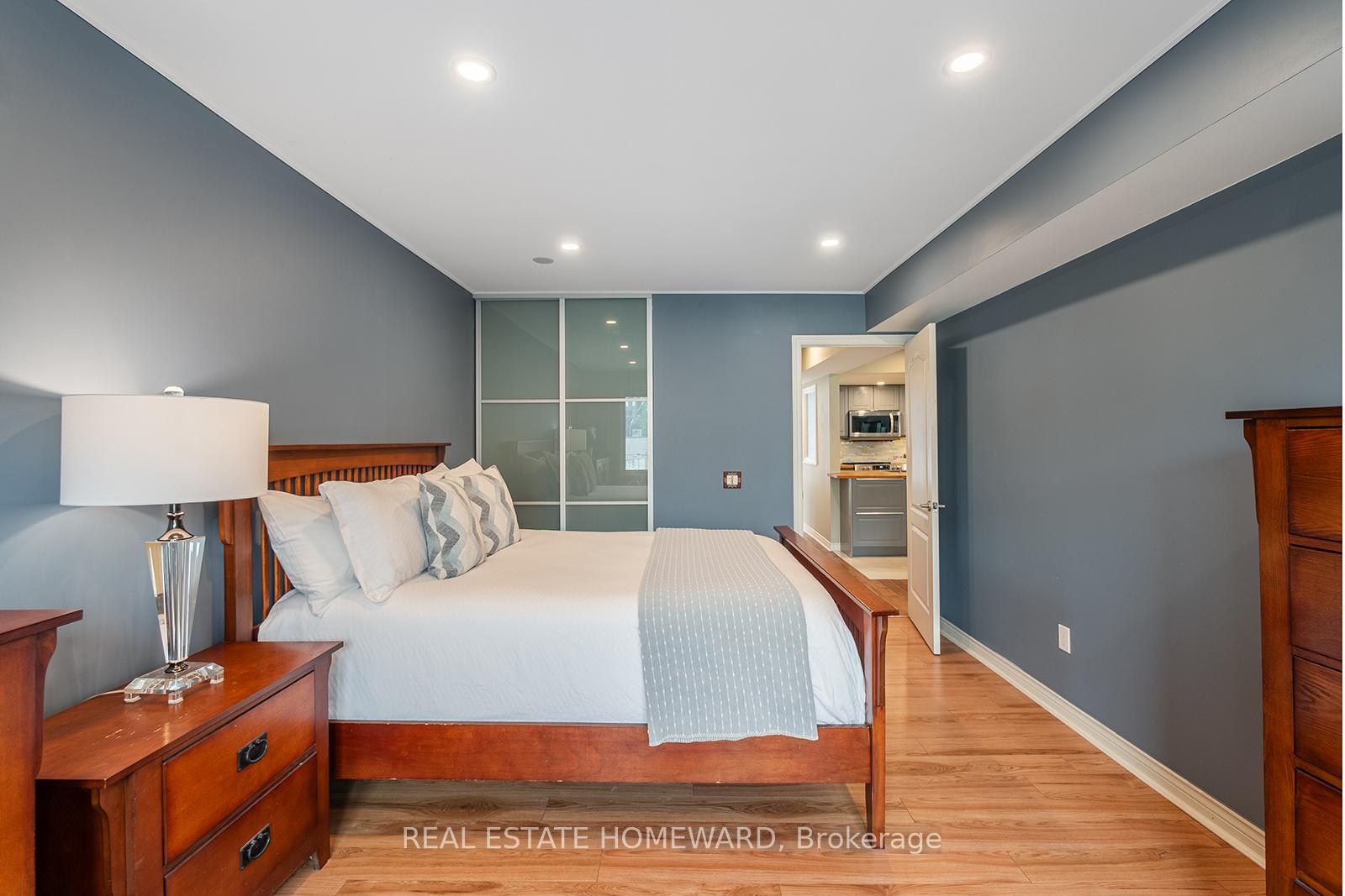 Photo 11 of Unit 301, 1941 Queen Street E, Toronto, The Beaches — HOMEH