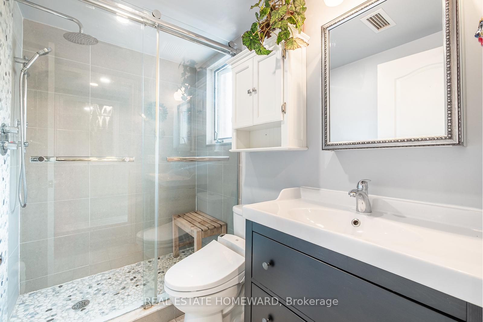 Photo 14 of Unit 301, 1941 Queen Street E, Toronto, The Beaches — HOMEH