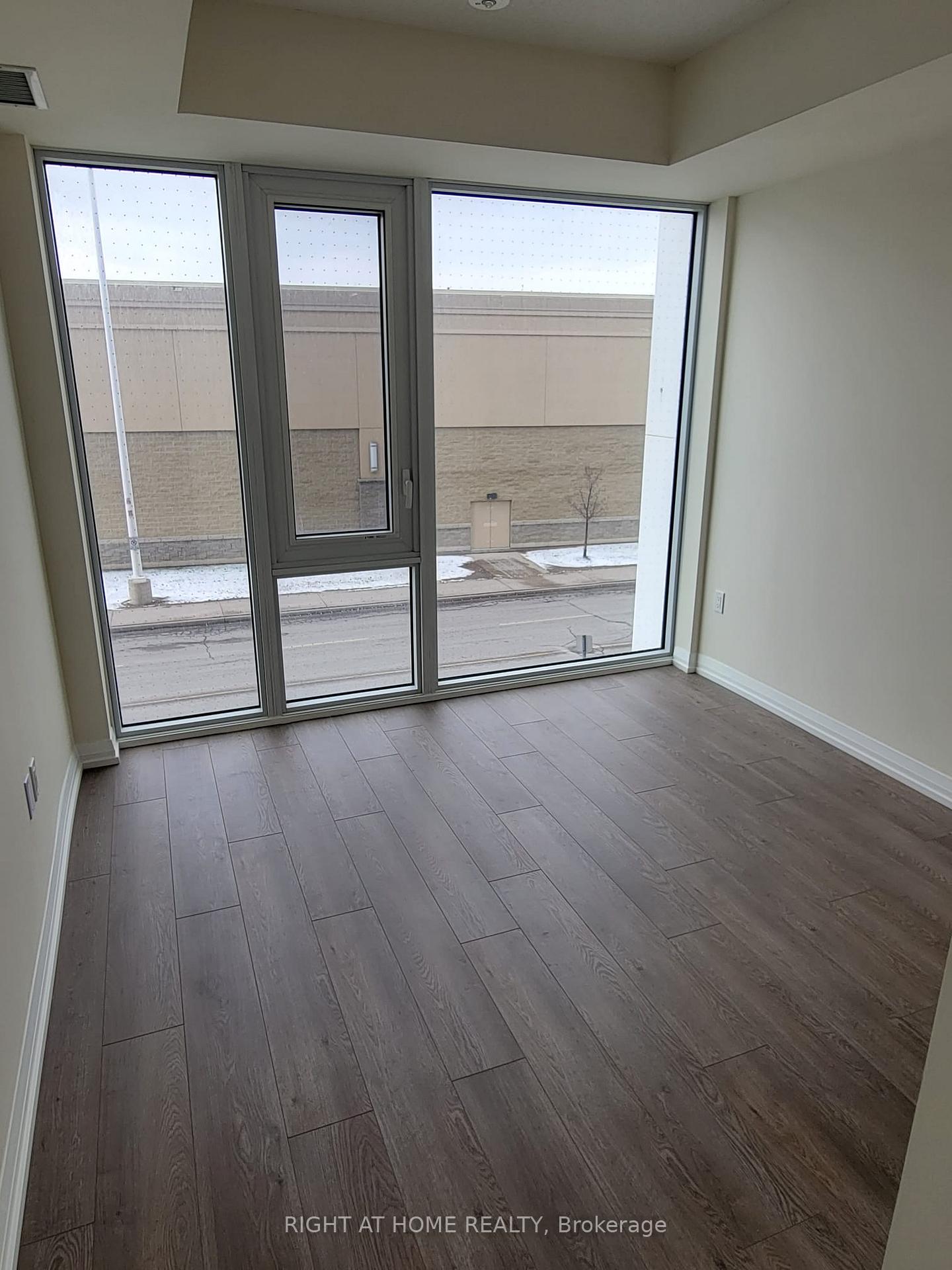 Photo 6 of Unit 210, 27 Korda Gate, Vaughan, Vellore Village — HOMEH