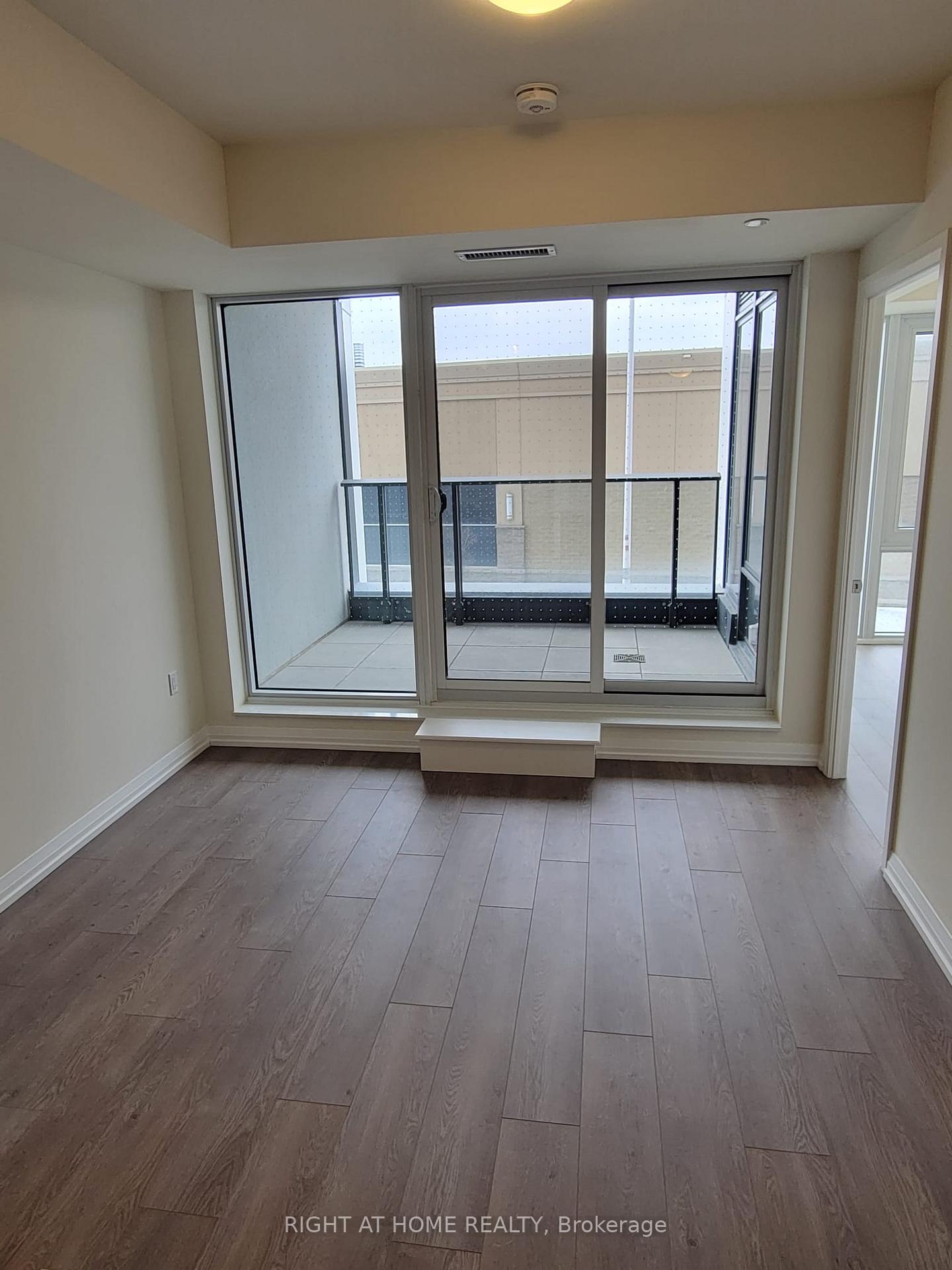 Photo 7 of Unit 210, 27 Korda Gate, Vaughan, Vellore Village — HOMEH