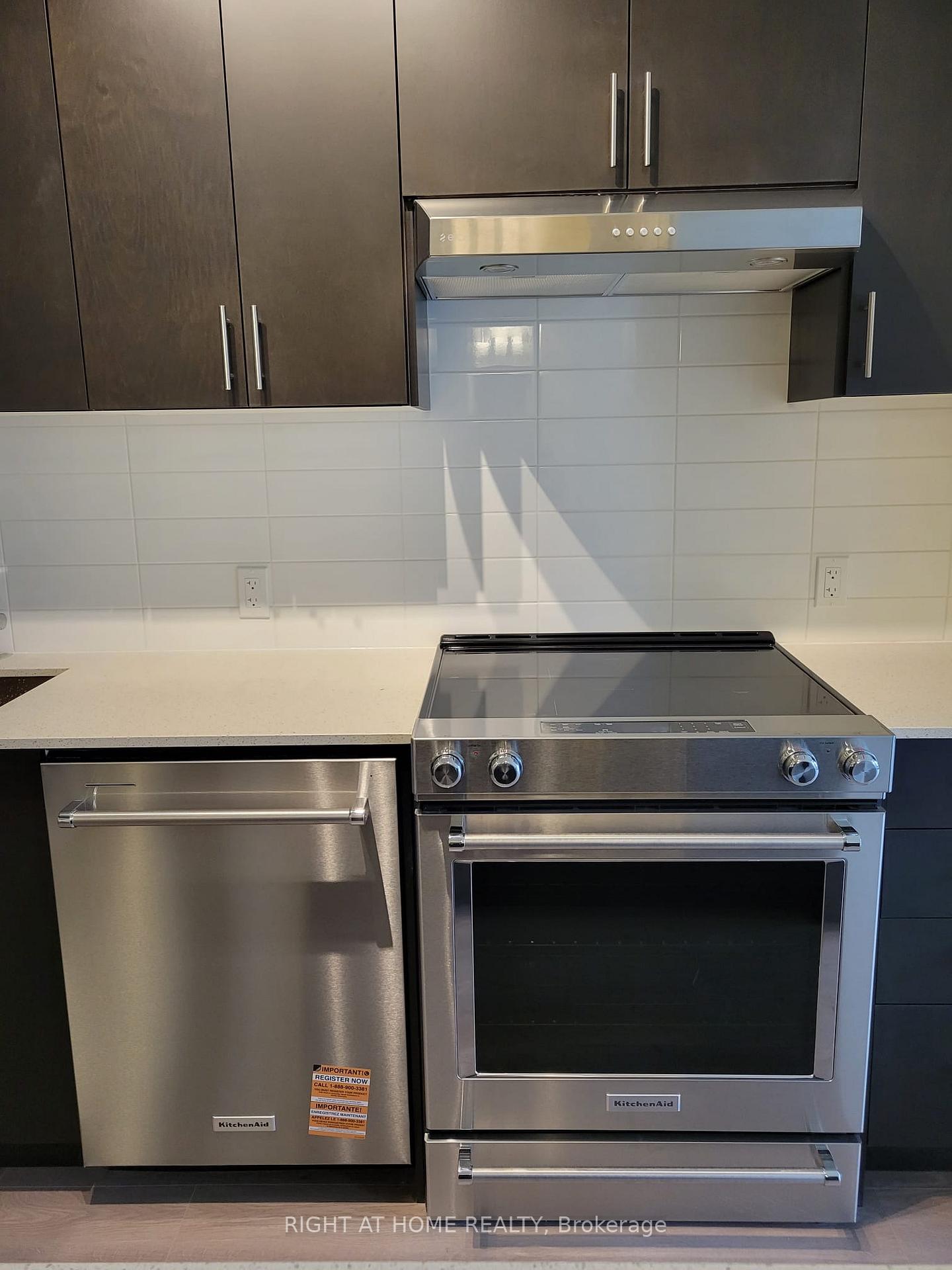 Photo 9 of Unit 210, 27 Korda Gate, Vaughan, Vellore Village — HOMEH