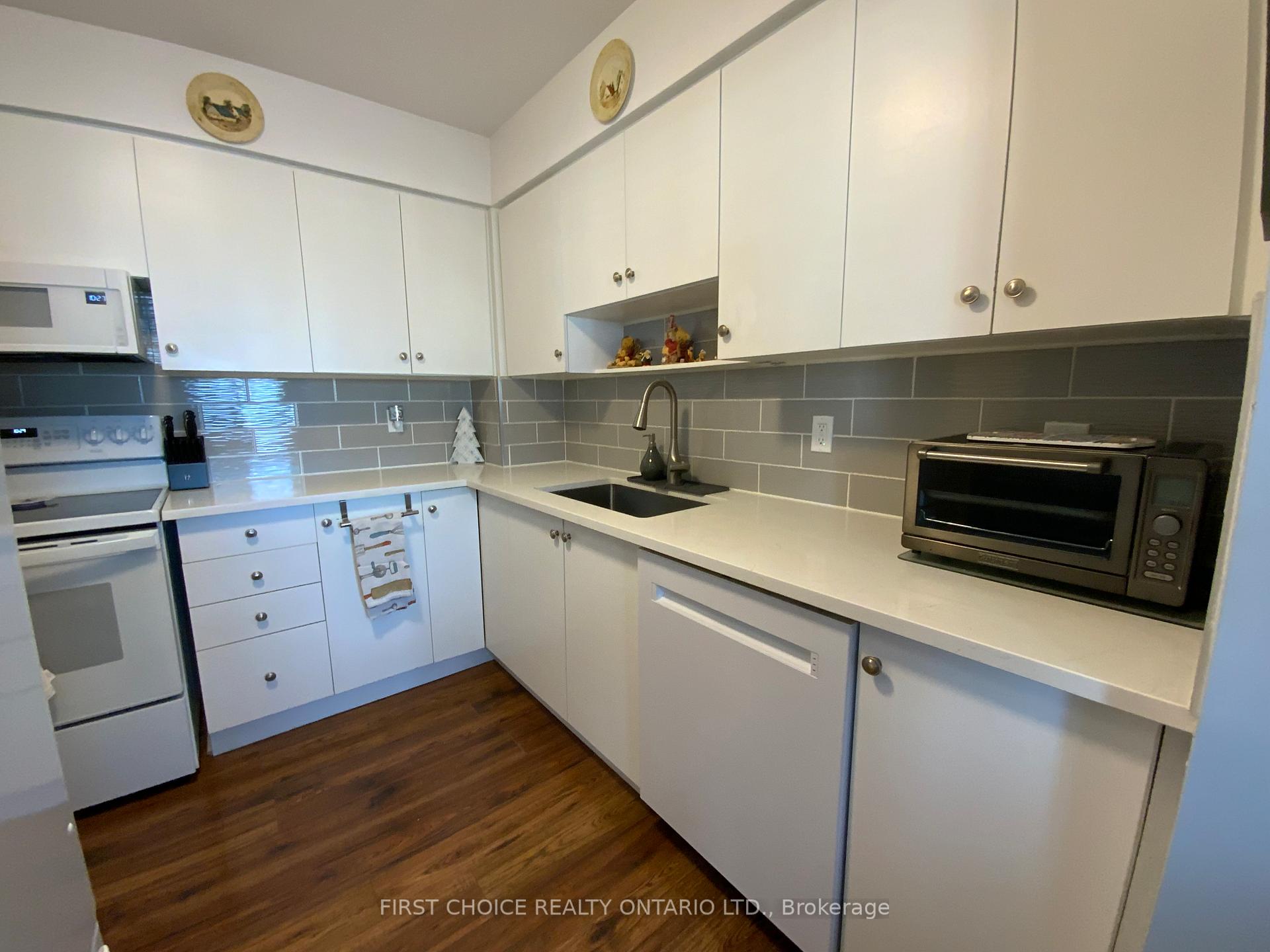 Photo 4 of Unit 408C, 2044 Arrowsmith Drive, Ottawa, Beacon Hill South — HOMEH
