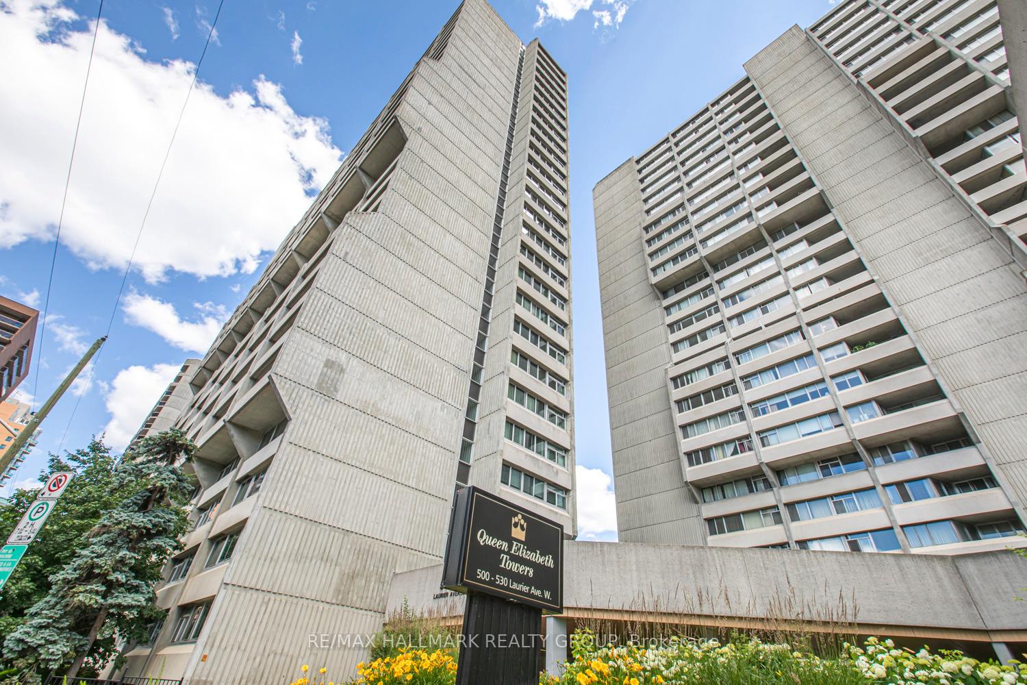 Front of Unit 908, 500 Laurier Avenue W