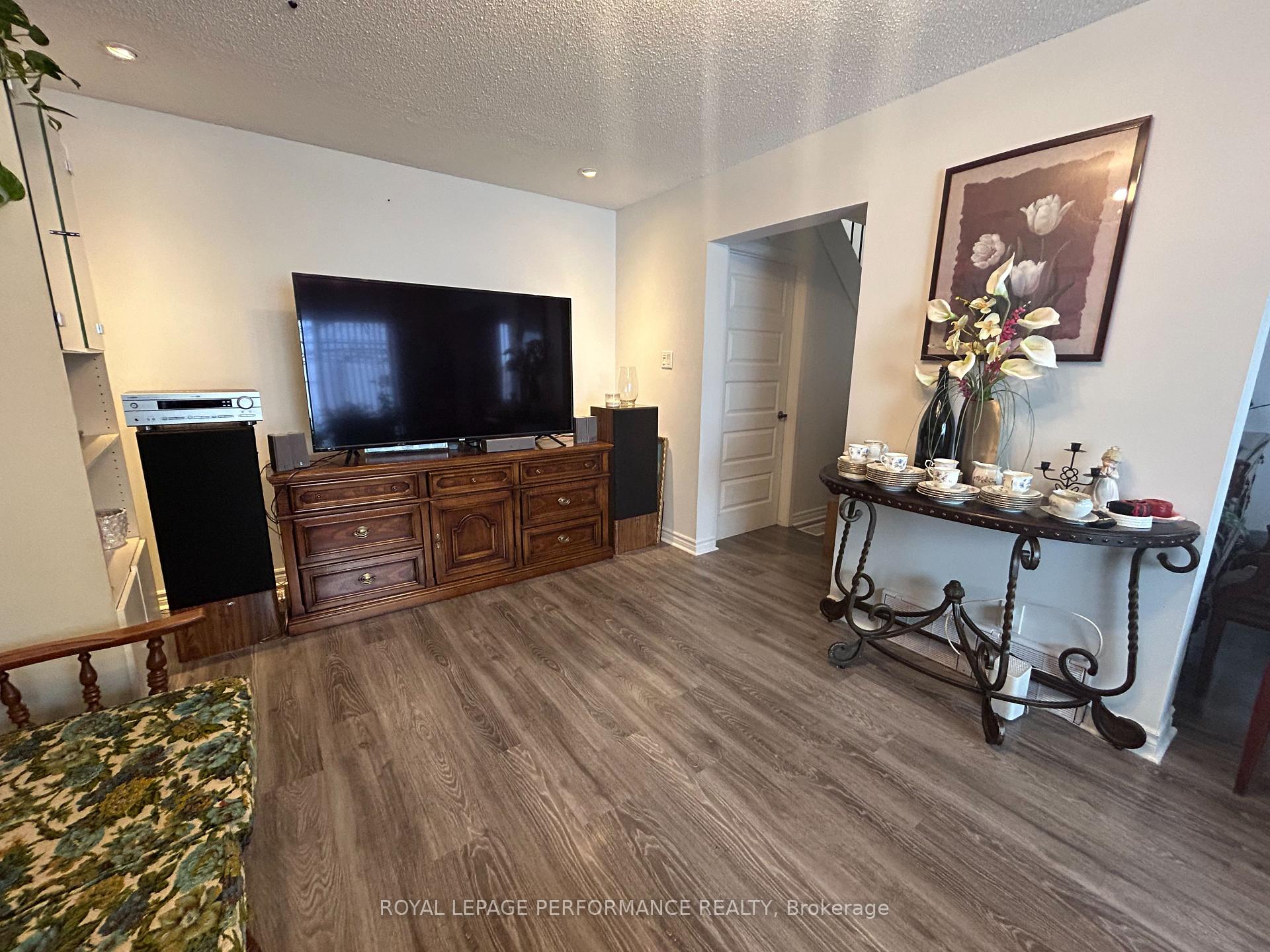 Photo 8 of Unit Unit 69, 2210 Loyola Avenue E, Ottawa, Beaconwood — HOMEH