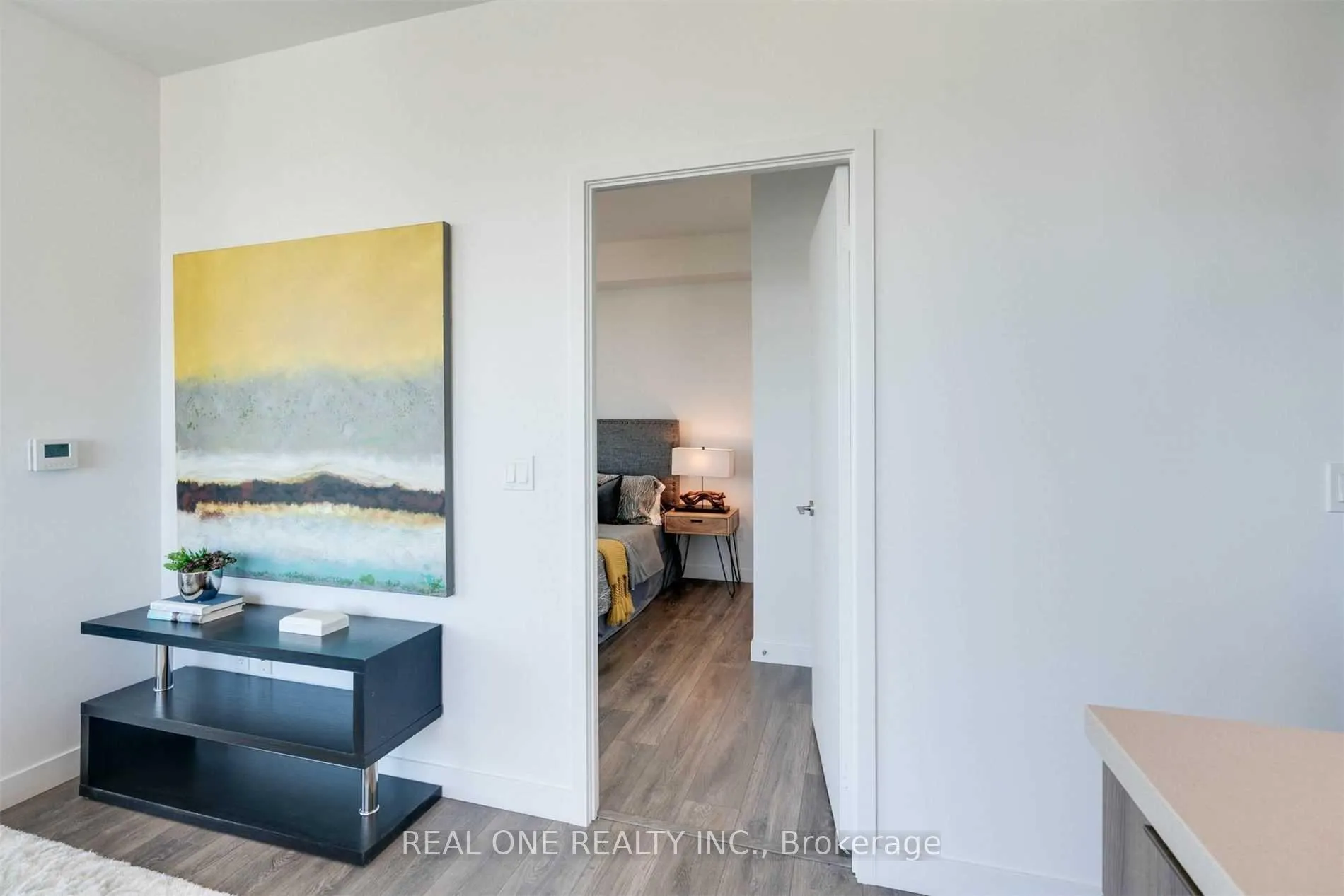 Photo 2 of Unit 5011, 8 Eglinton Avenue E, Toronto, Mount Pleasant West — HOMEH