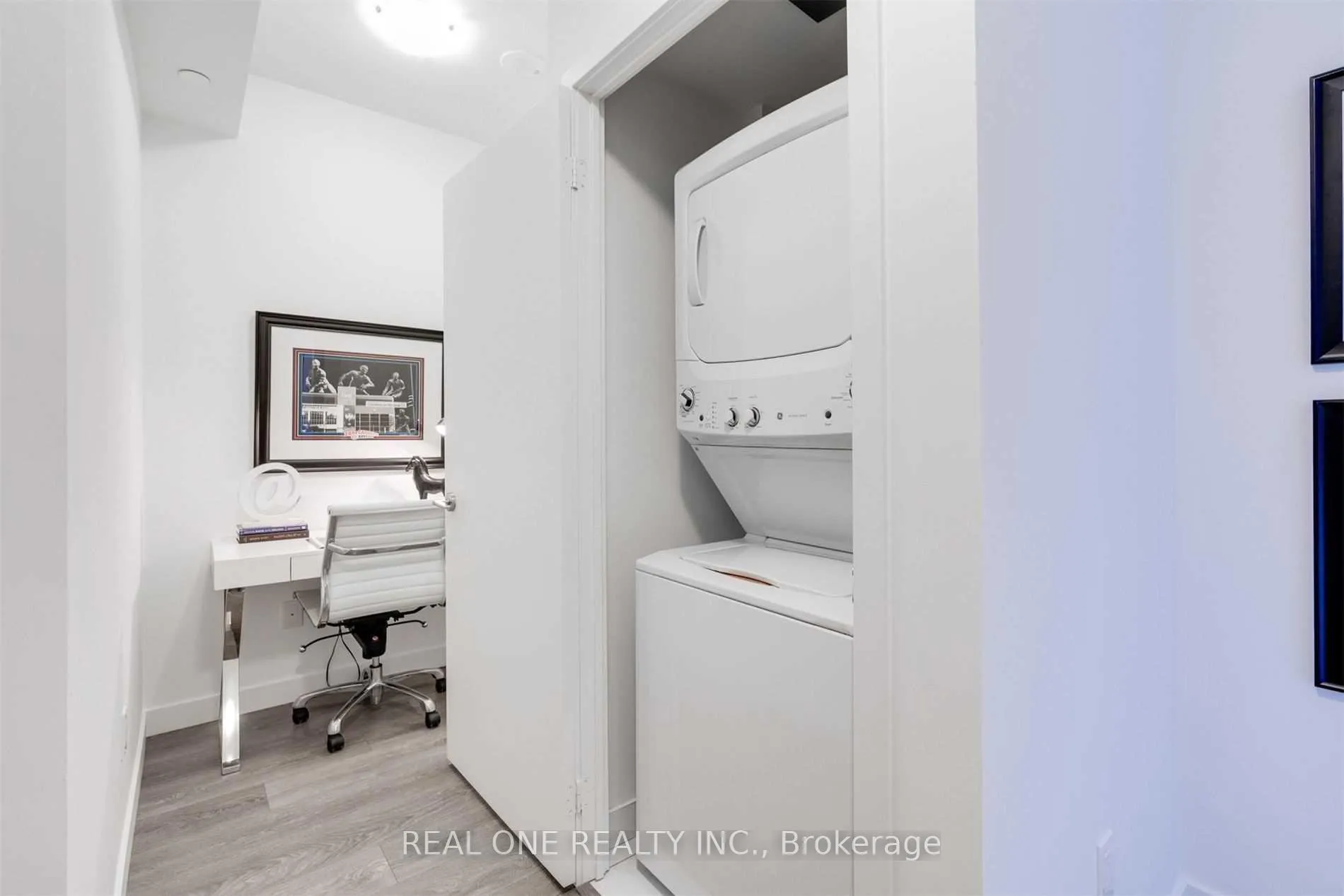 Photo 11 of Unit 5011, 8 Eglinton Avenue E, Toronto, Mount Pleasant West — HOMEH