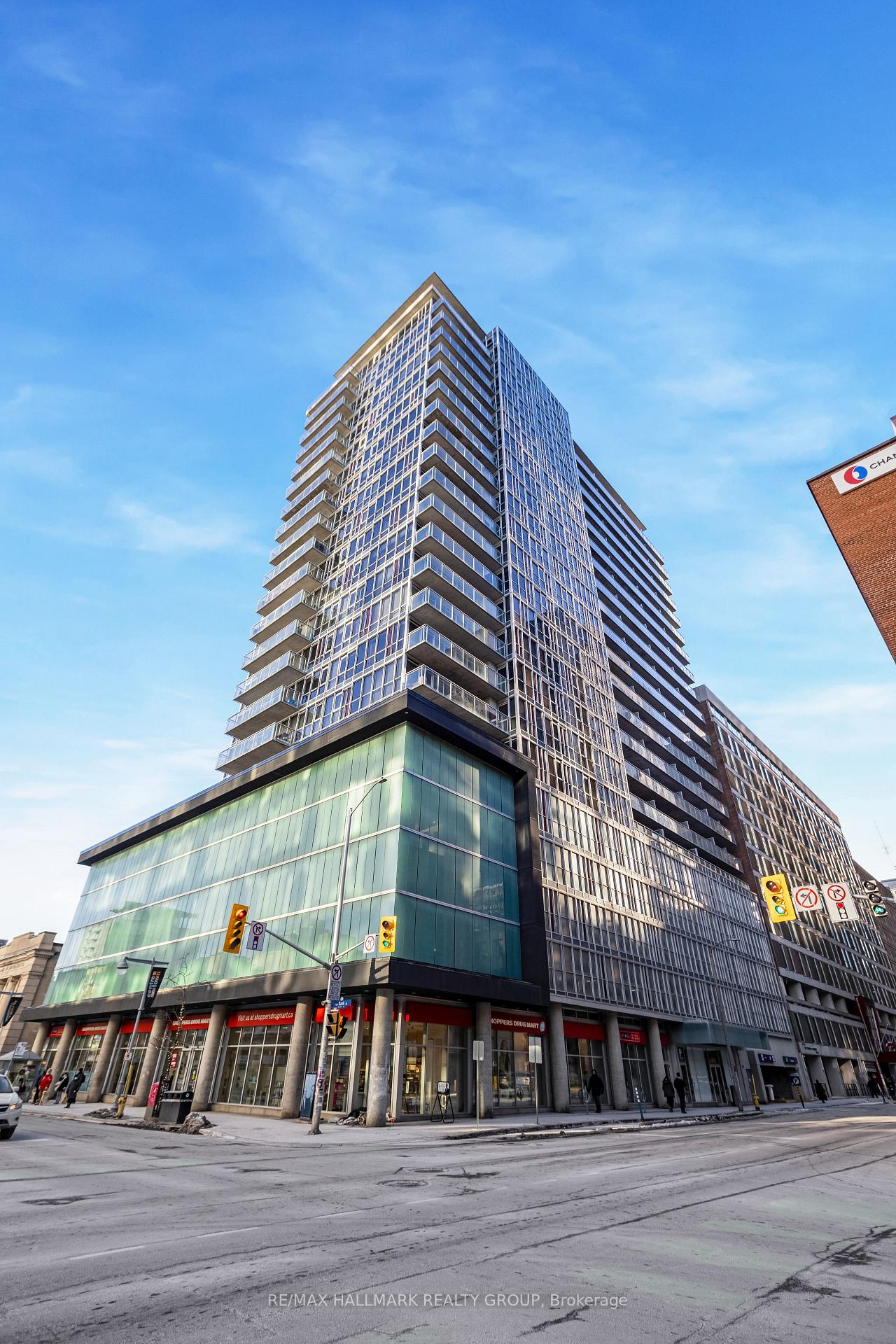Photo 3 of Unit 1908, 324 Laurier Avenue W, Ottawa, Ottawa Centre — HOMEH