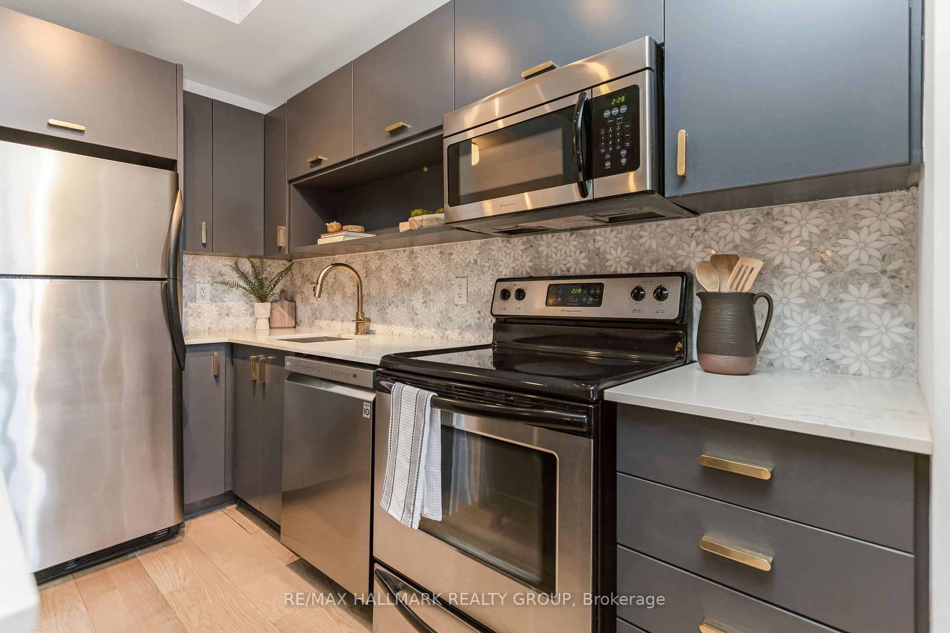 Photo 8 of Unit 1908, 324 Laurier Avenue W, Ottawa, Ottawa Centre — HOMEH