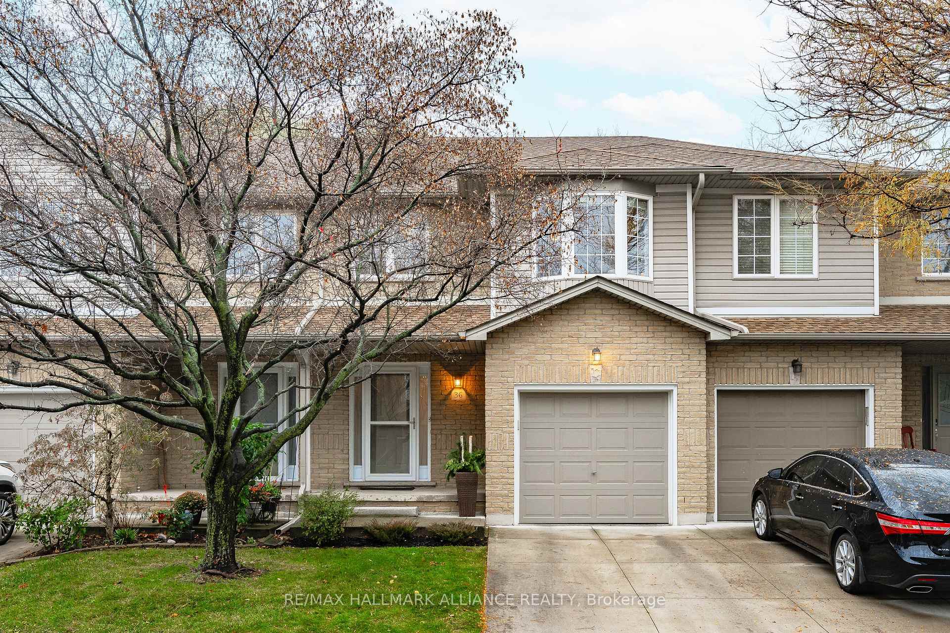 Photo 1 of Unit 36, 76 Frances Avenue, Hamilton, Stoney Creek — HOMEH