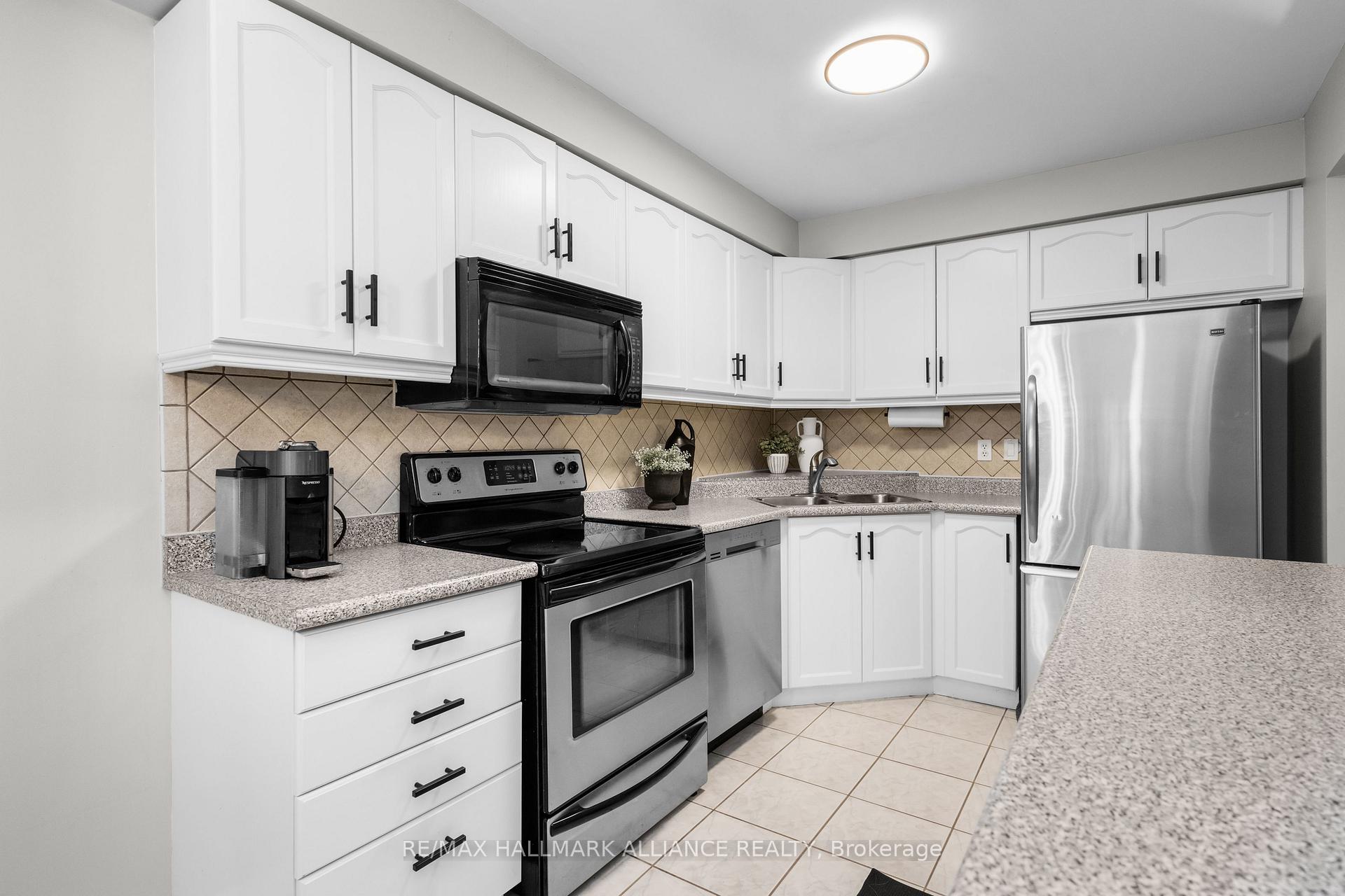 Photo 11 of Unit 36, 76 Frances Avenue, Hamilton, Stoney Creek — HOMEH