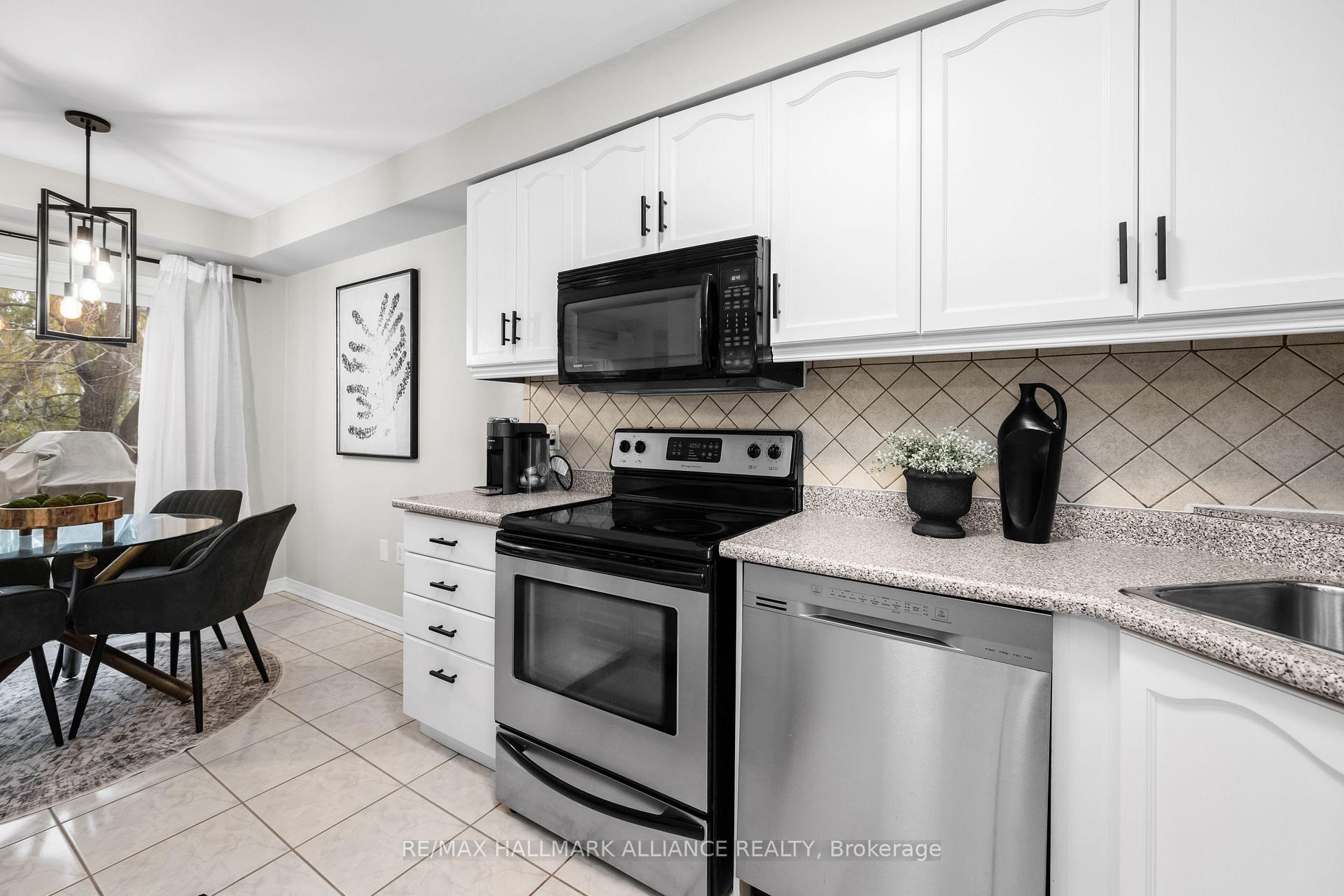 Photo 13 of Unit 36, 76 Frances Avenue, Hamilton, Stoney Creek — HOMEH