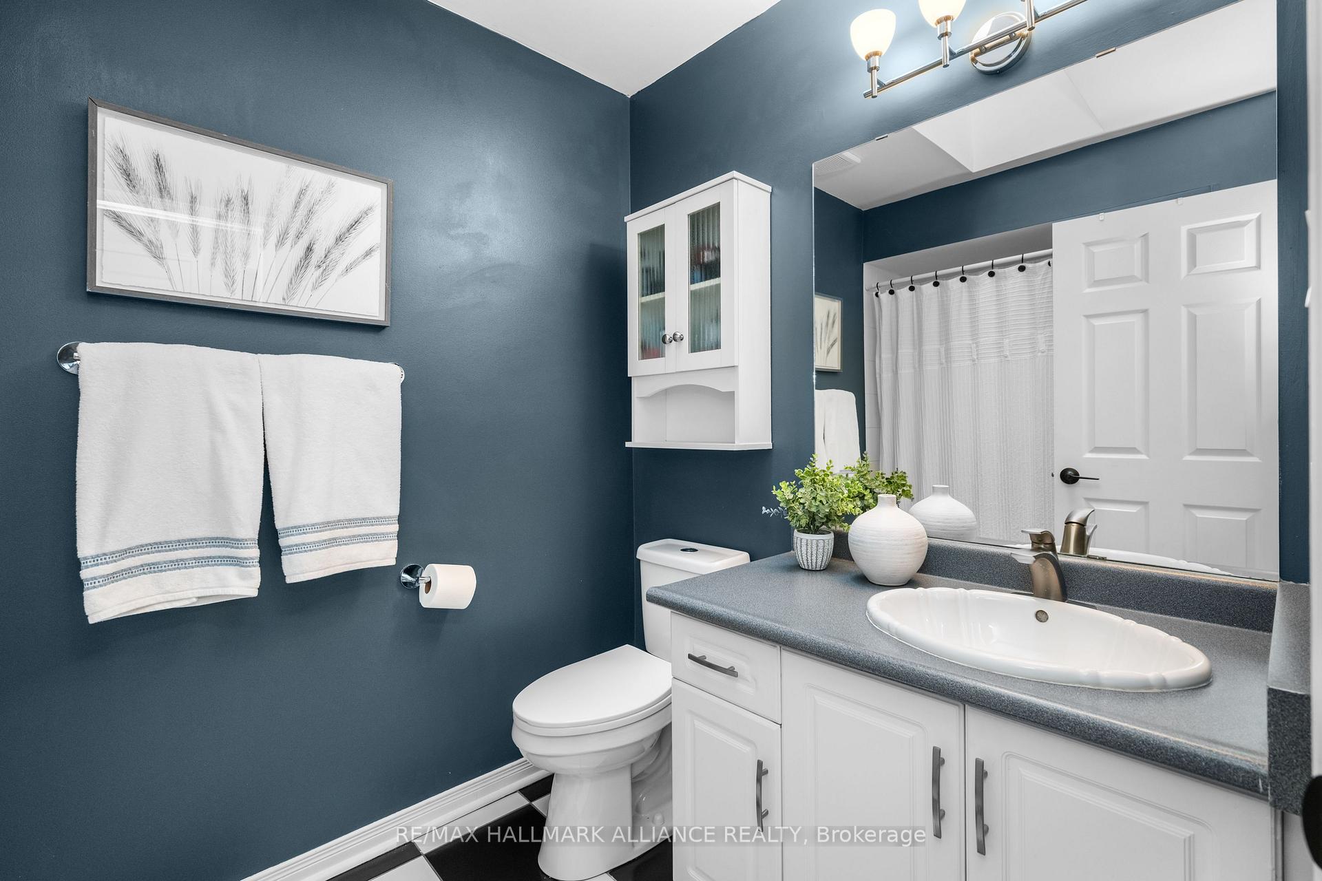 Photo 26 of Unit 36, 76 Frances Avenue, Hamilton, Stoney Creek — HOMEH