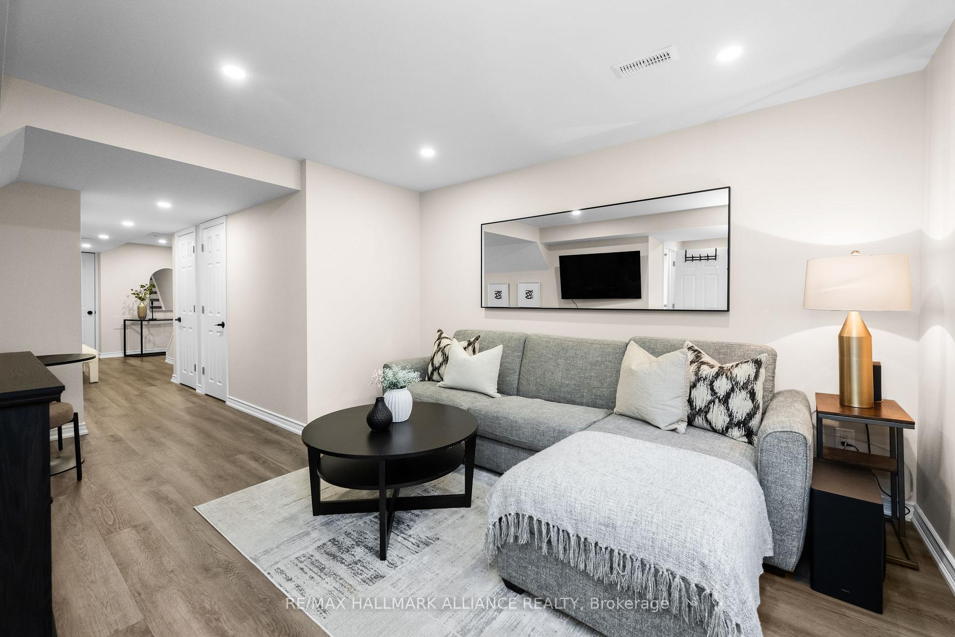 Photo 30 of Unit 36, 76 Frances Avenue, Hamilton, Stoney Creek — HOMEH