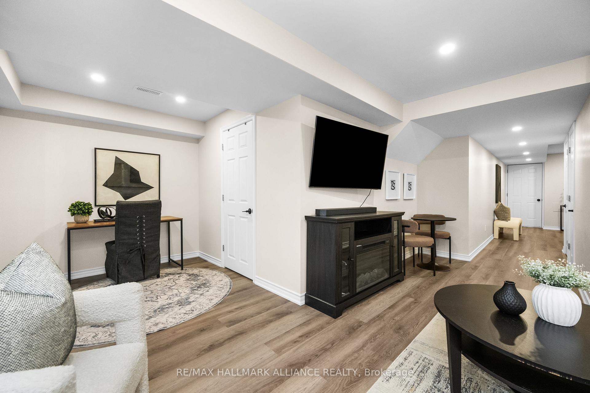 Photo 31 of Unit 36, 76 Frances Avenue, Hamilton, Stoney Creek — HOMEH