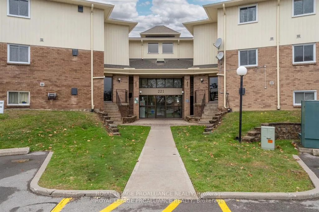 Front of Unit 201, 221 North Park Street