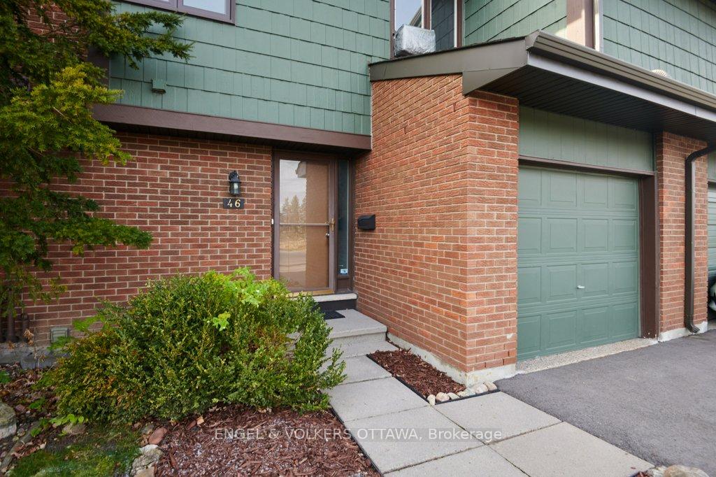 Photo 2 of 46 Bethune Court, Ottawa, Kanata - Beaverbrook — HOMEH